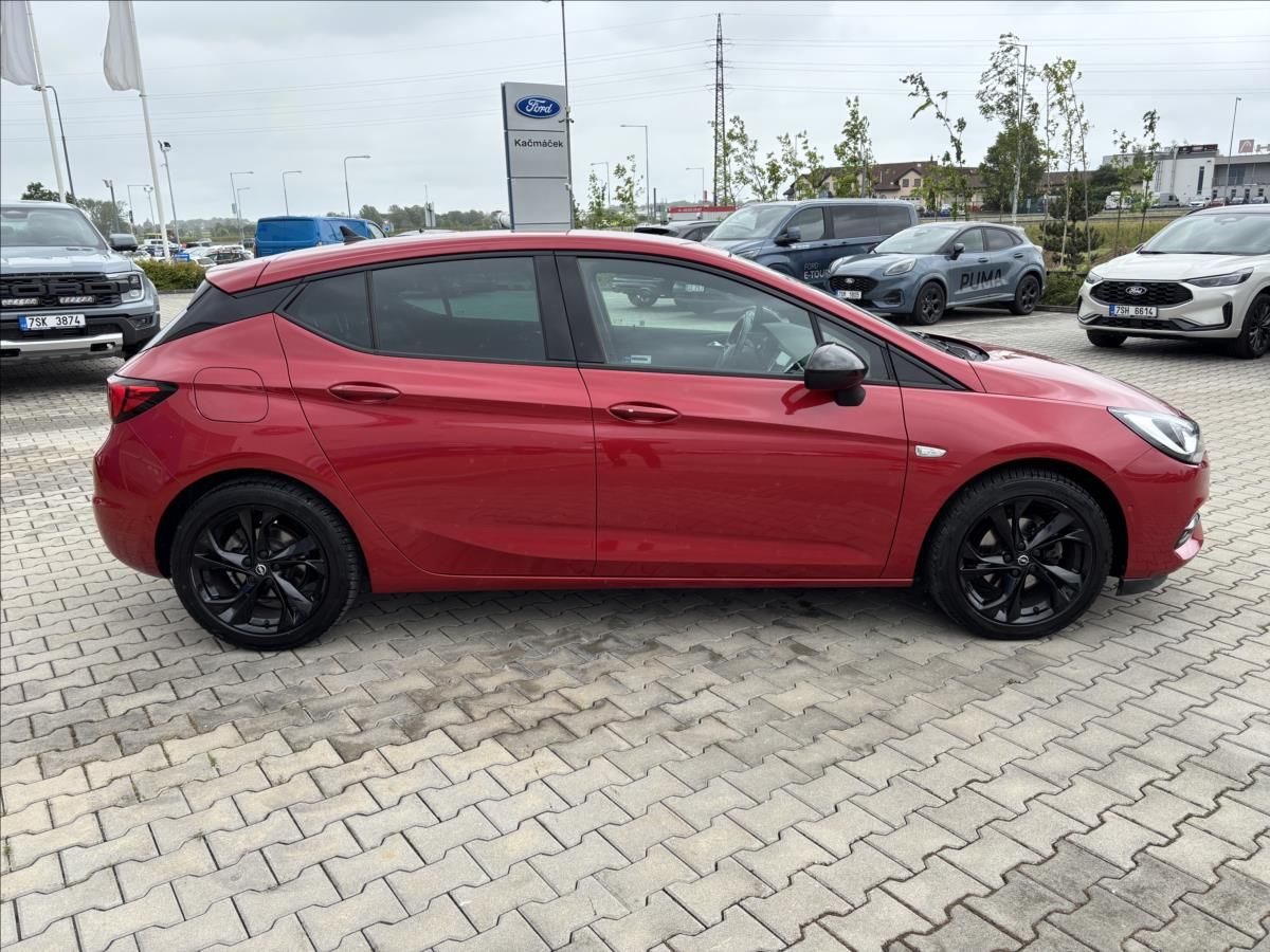 Opel Astra, 1,2 Ultimate 107kW - fotka 6