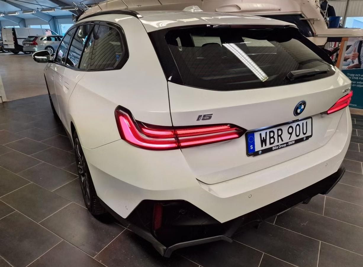 BMW i5, eDrive40 Touring M Kamera Taž. - fotka 6