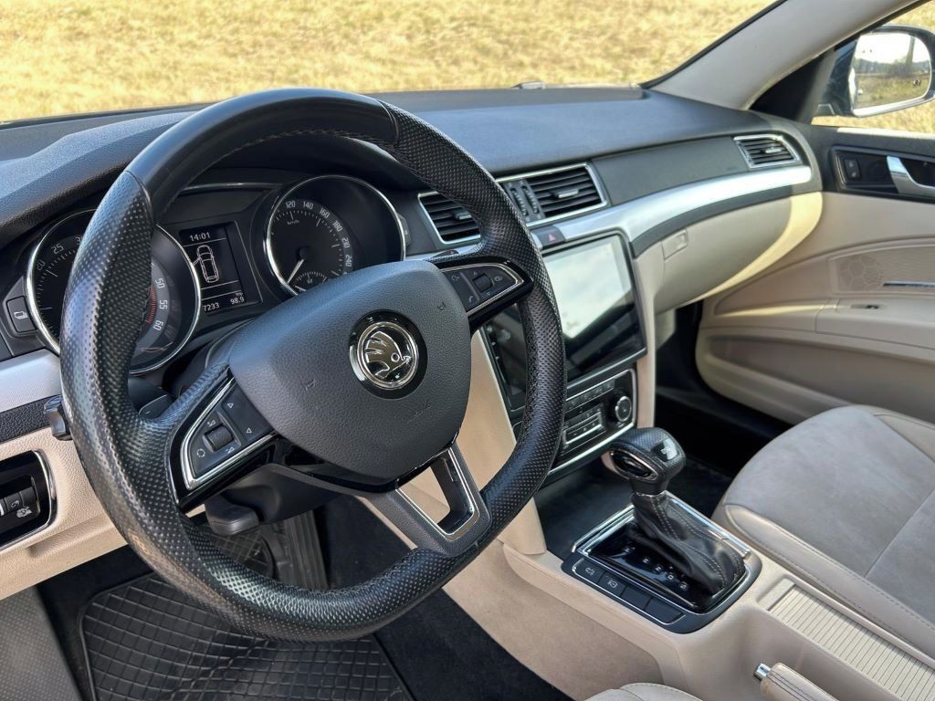 Škoda Superb, 2.0 TDI DSG - fotka 5