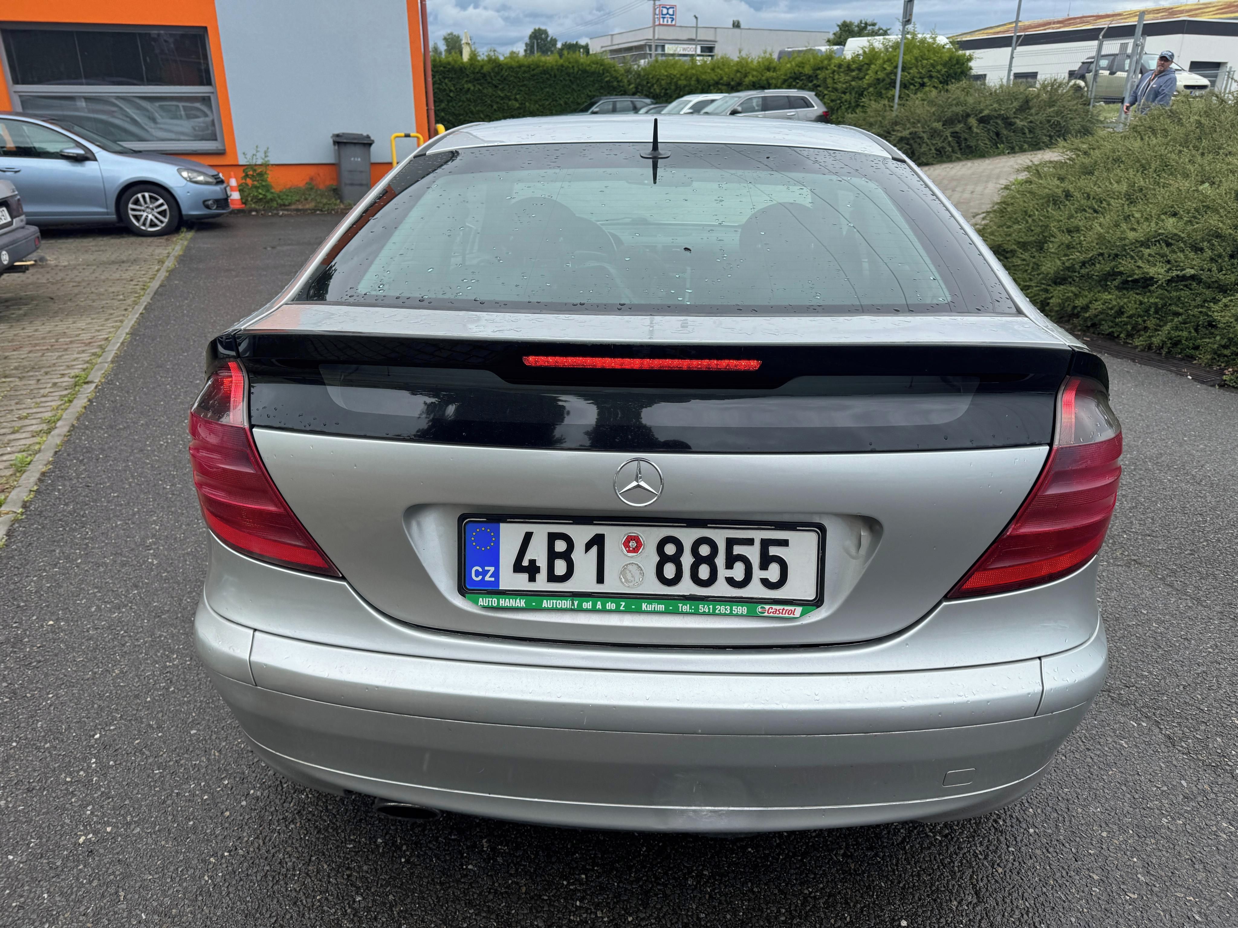 Mercedes-Benz Třídy C, 200 Kompressor 120 kW - fotka 4