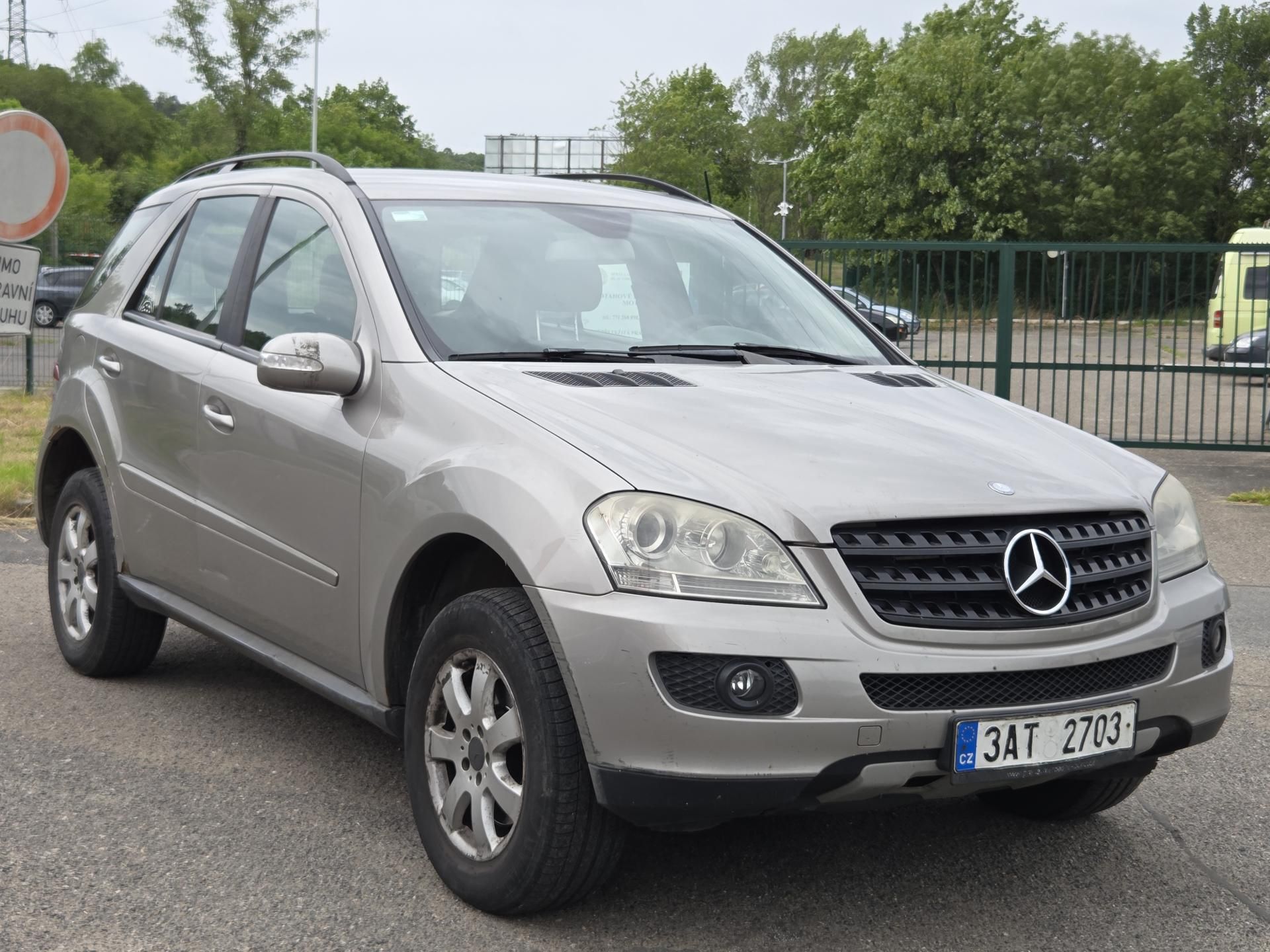 Mercedes-Benz Třídy M, ML320CDi - fotka 3
