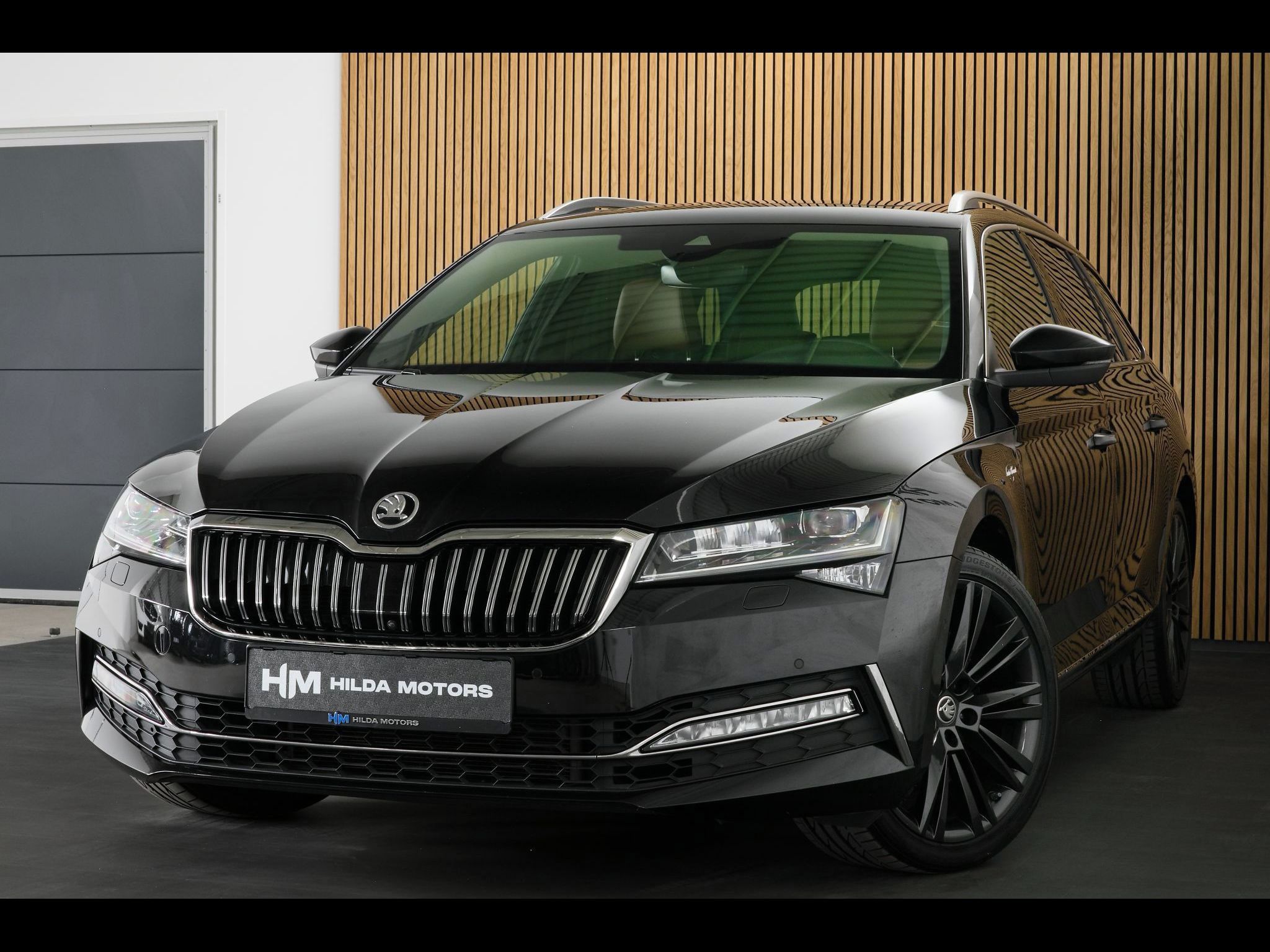 Škoda Superb, 2.0TSI 206kW 4x4 L&K Max výbav - fotka 3