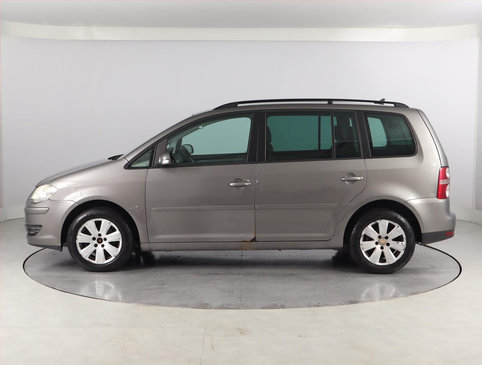 Volkswagen Touran, 2.0 TDI, Highline, Automat - fotka 3