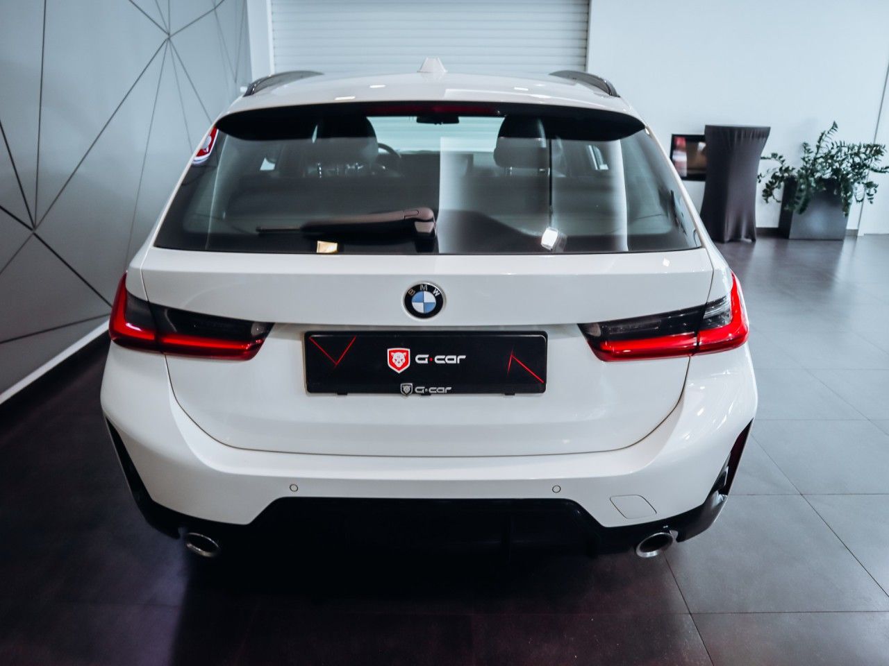 BMW Řada 3, 320d xDrive Touring M-Paket - fotka 6
