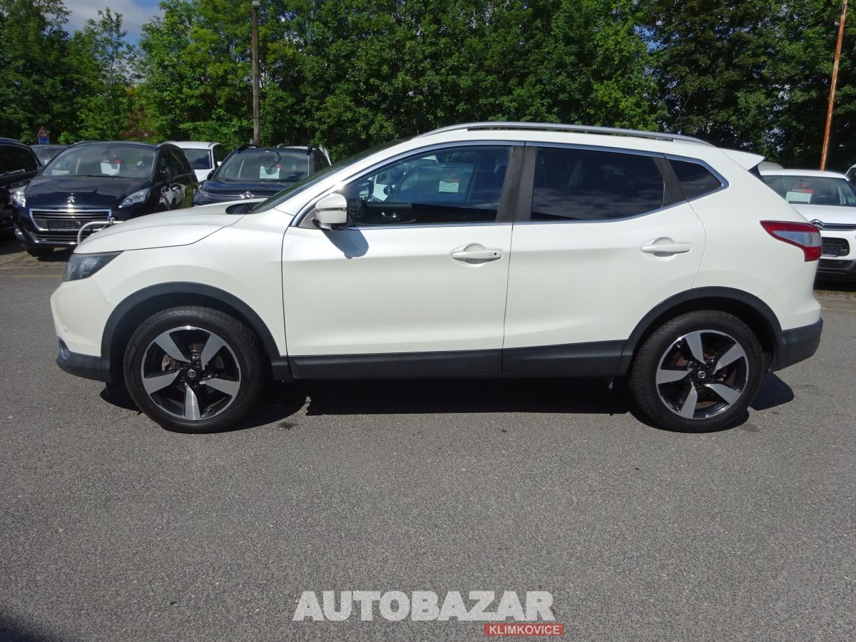 Nissan Qashqai, 1,2i, garance km, Č. 82 - fotka 5