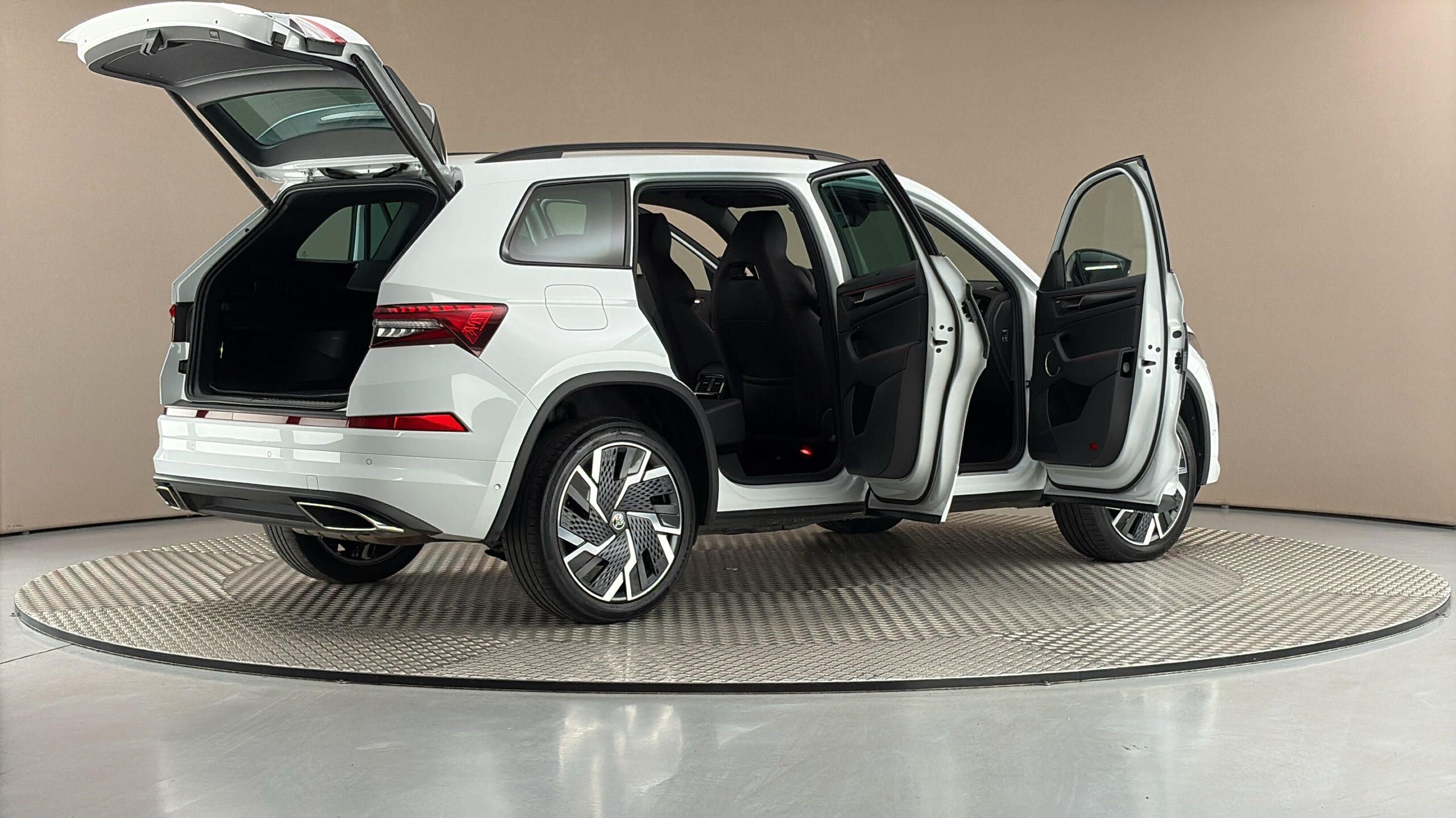Škoda Kodiaq, 2.0 TSI DSG 4x4 RS - fotka 6