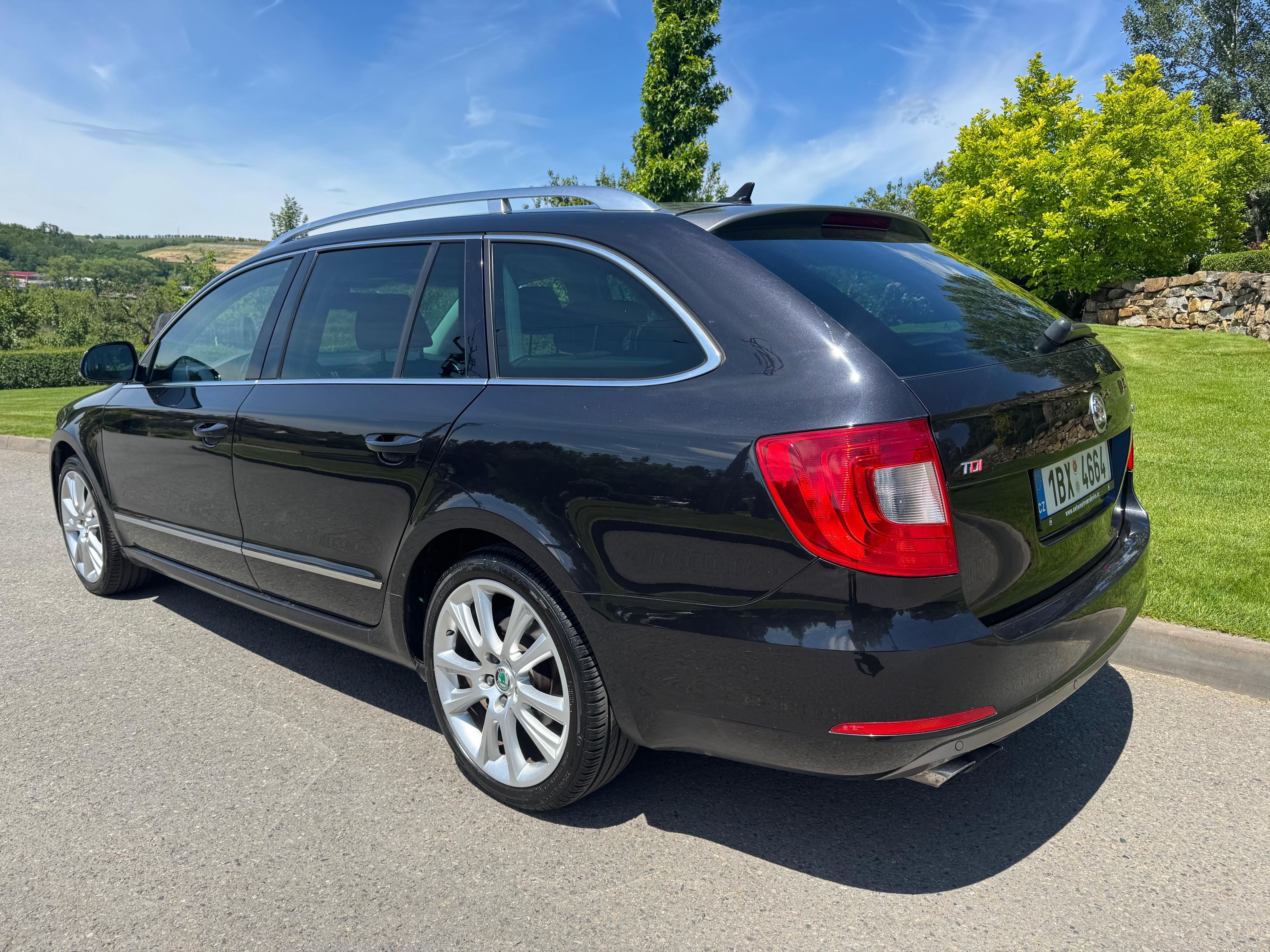 Škoda Superb, 2.0TDi 125KW DSG ČR SER. - fotka 6