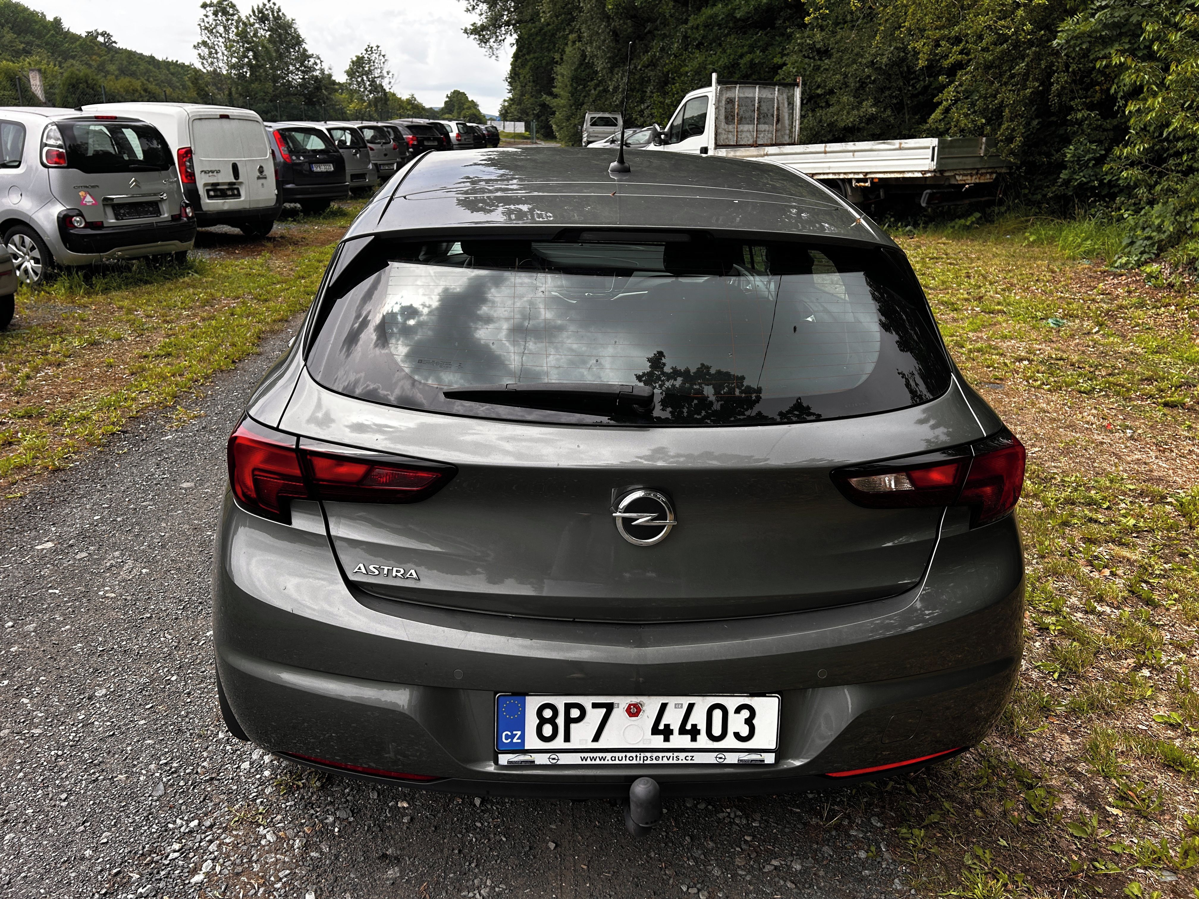 Opel Astra, 1,2i 81kW, nové v ČR - fotka 6