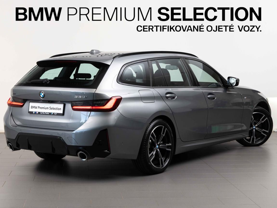 BMW Řada 3, 330i xDrive Touring - fotka 5
