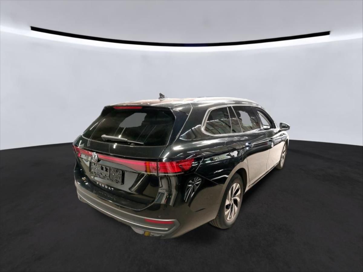 Volkswagen Passat, 2,0 WEBASTO,TAŽNÉ,PANORAMA - fotka 4
