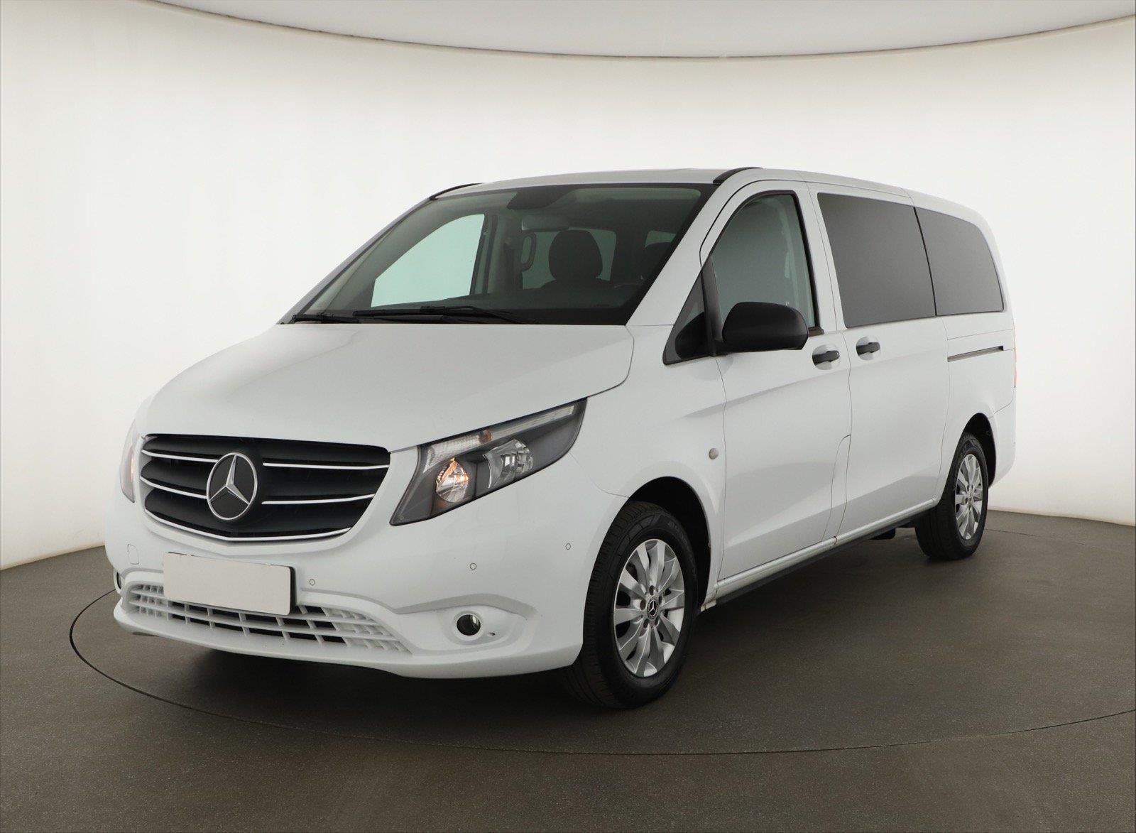 Mercedes-Benz Vito, 114 CDI, Tourer/L, 8 míst - fotka 2