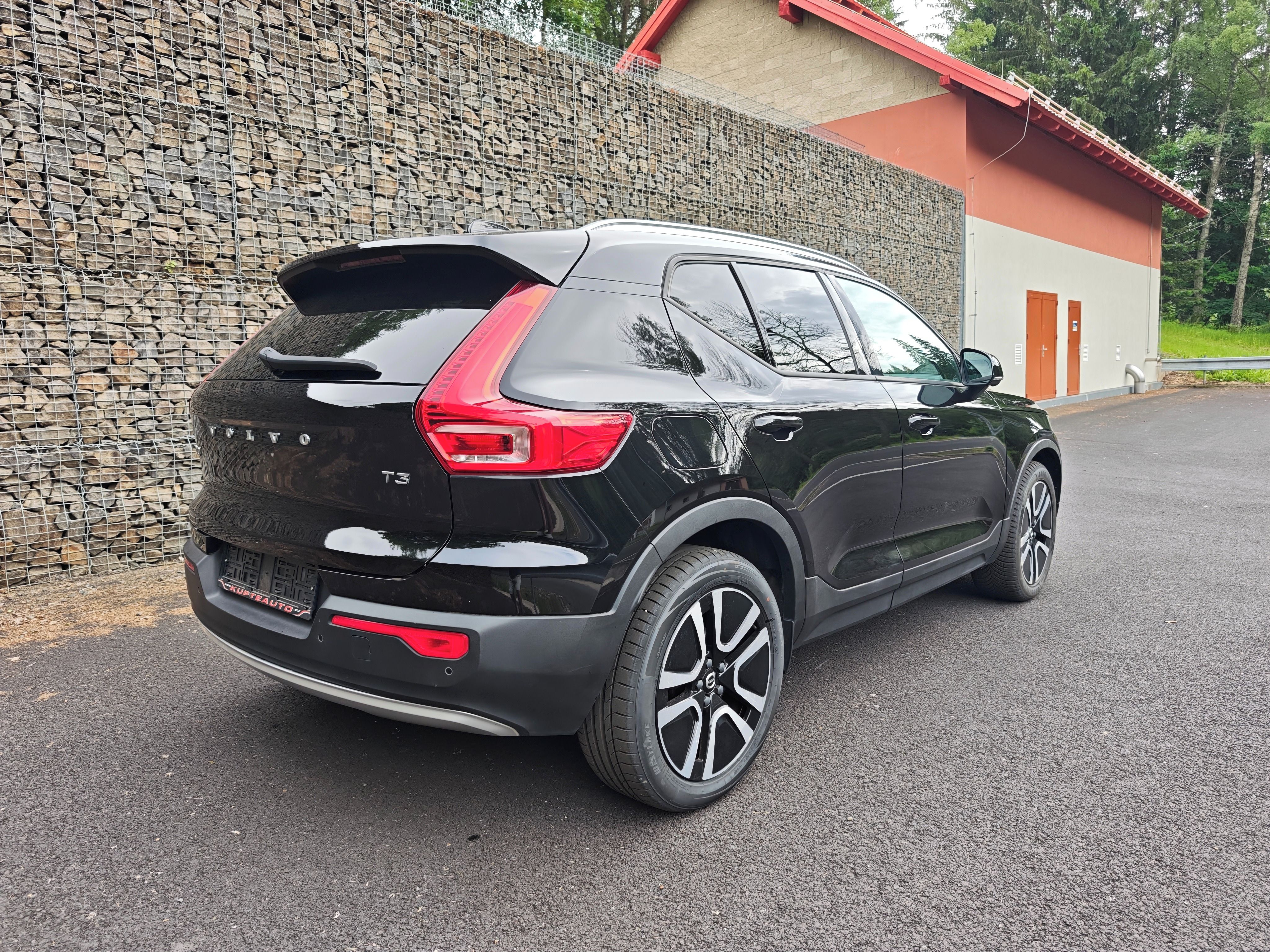 Volvo XC40, VOLVO XC40 T3 AT PANORAMA - fotka 4