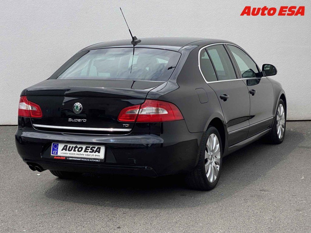 Škoda Superb, 2.0 TDi - fotka 4