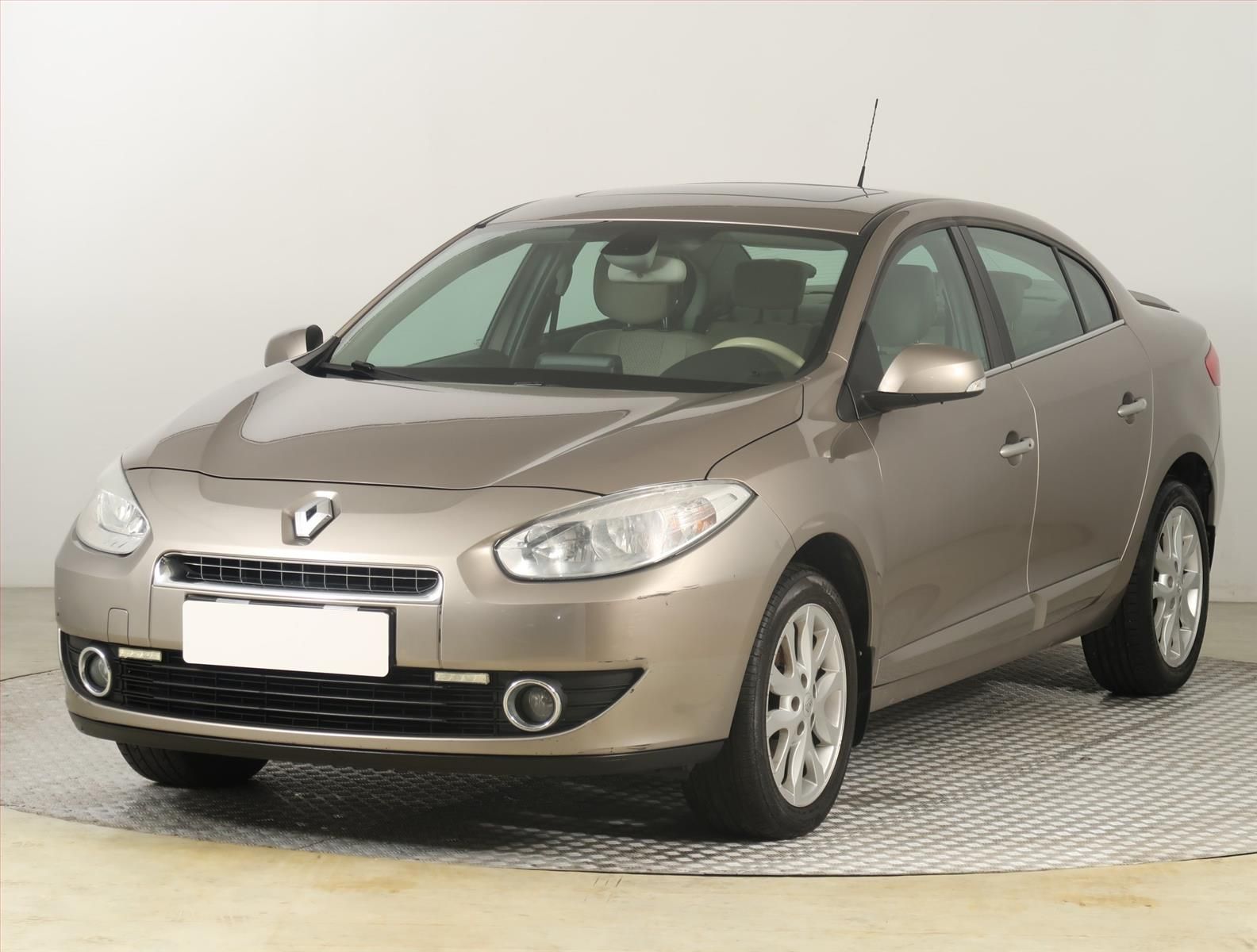 Renault Fluence, 1.6 16V, Automatická klima - fotka 2