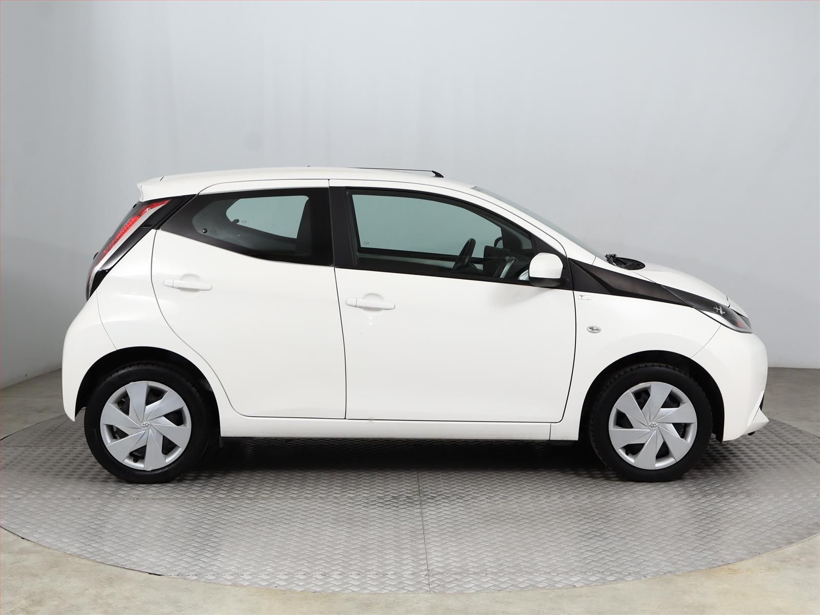 Toyota Aygo, 1.0 VVT-i, Serv.kniha, Xenony - fotka 6
