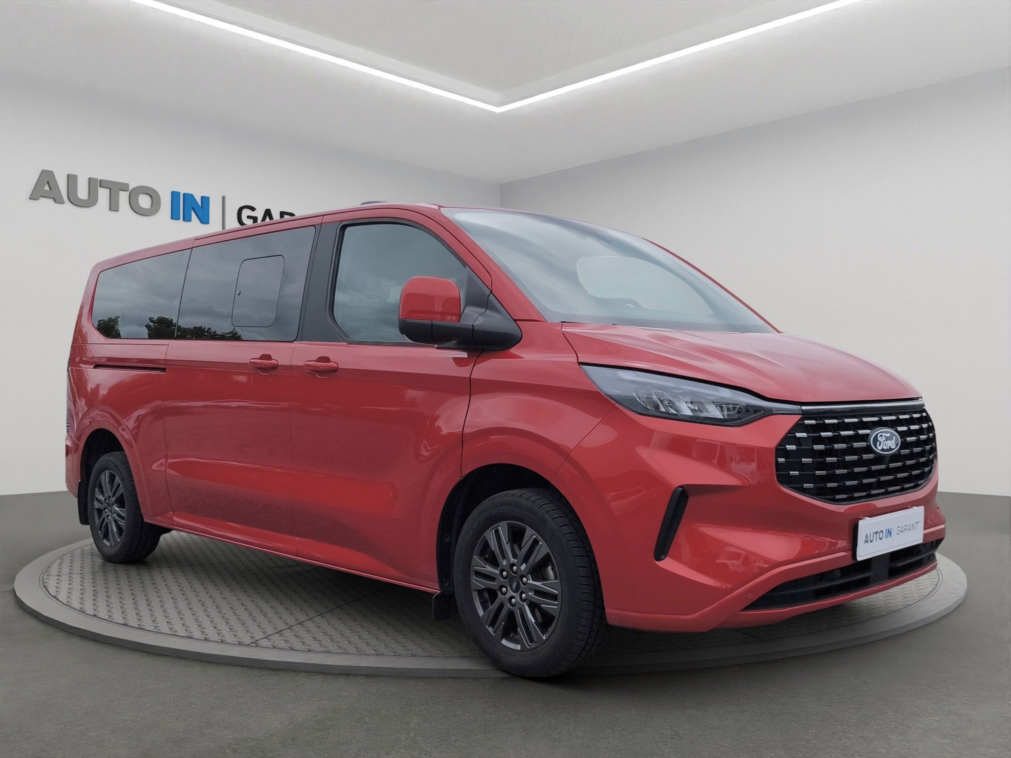 Ford Tourneo Custom, L2 TITANIUM 2,0 EcoBlue 125kW, - fotka 3