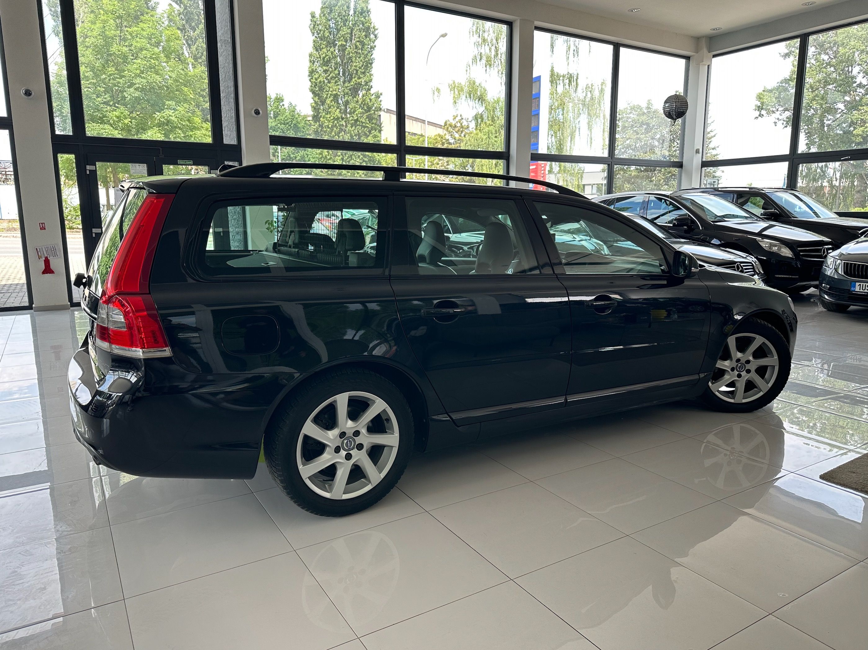 Volvo V70, 2.0 Diesel - fotka 6
