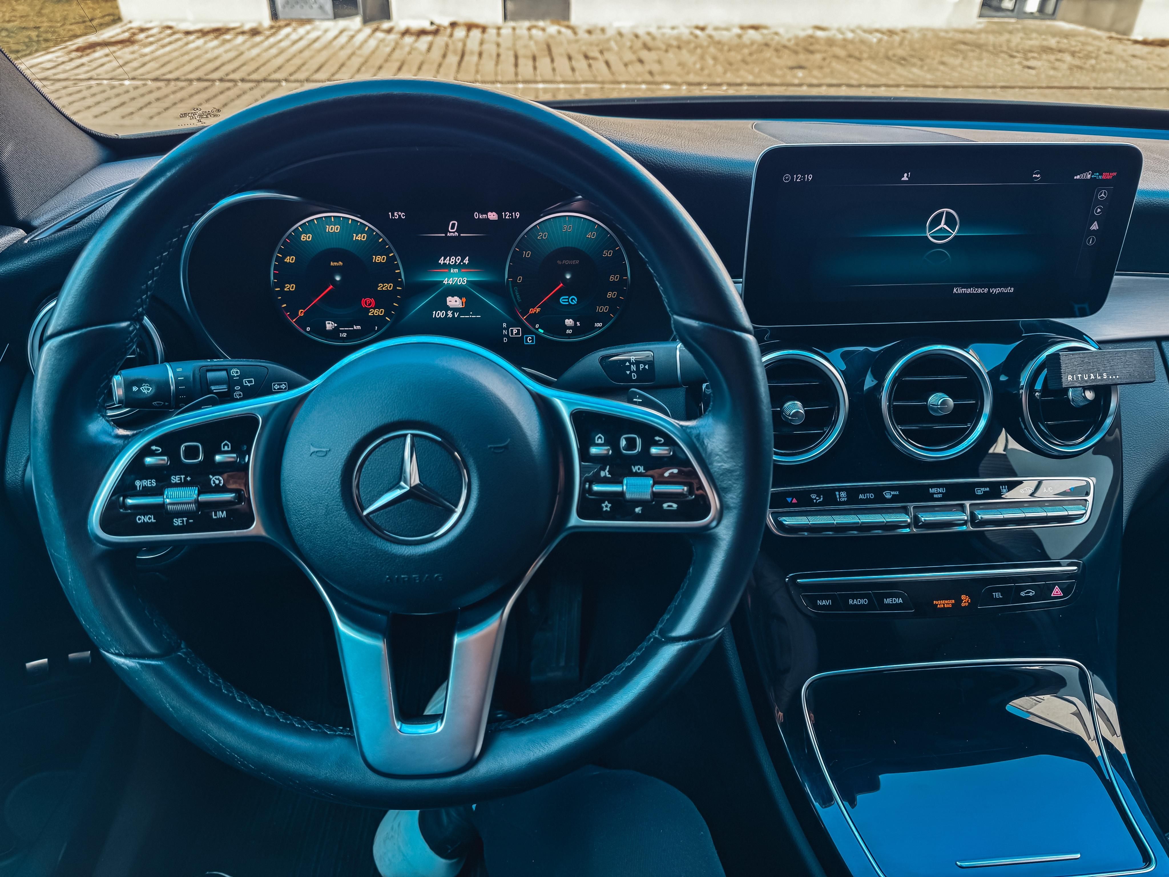Mercedes-Benz Třídy C, Mercedes Benz C300e - fotka 2