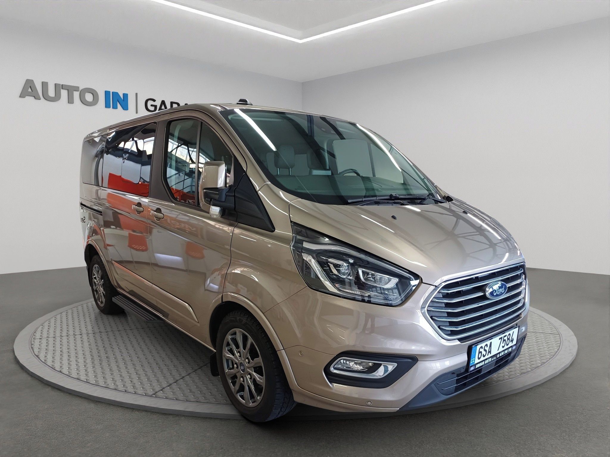 Ford Tourneo Custom, 2,0 125 kW Titanium X - fotka 6