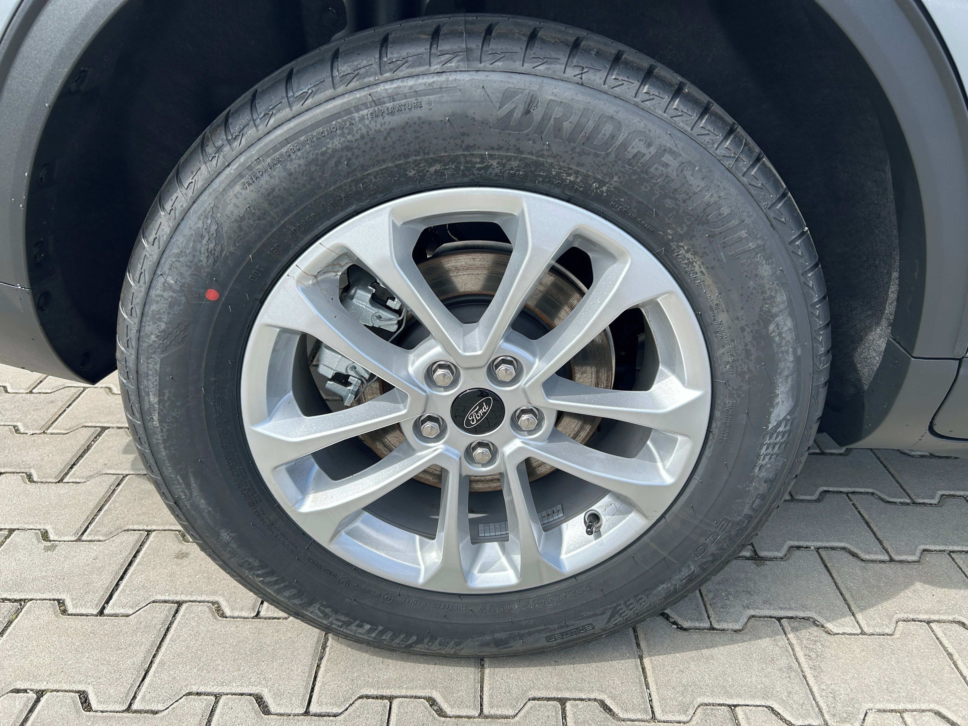 Ford Kuga, 2.5 Hybrid HEV 132kW Titanium - fotka 4