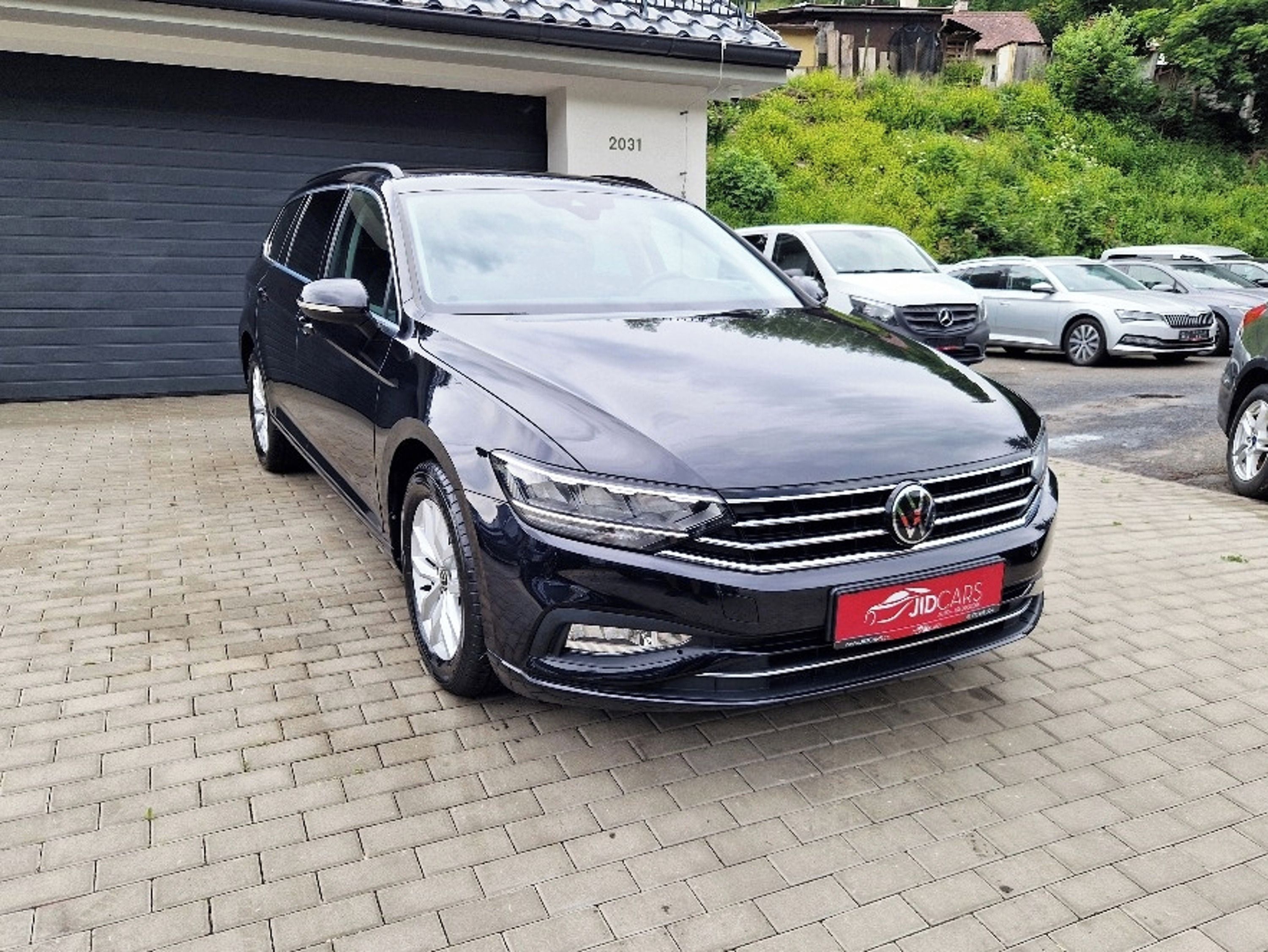 Volkswagen Passat, 2.0 TDi (110 kW) Business, LED