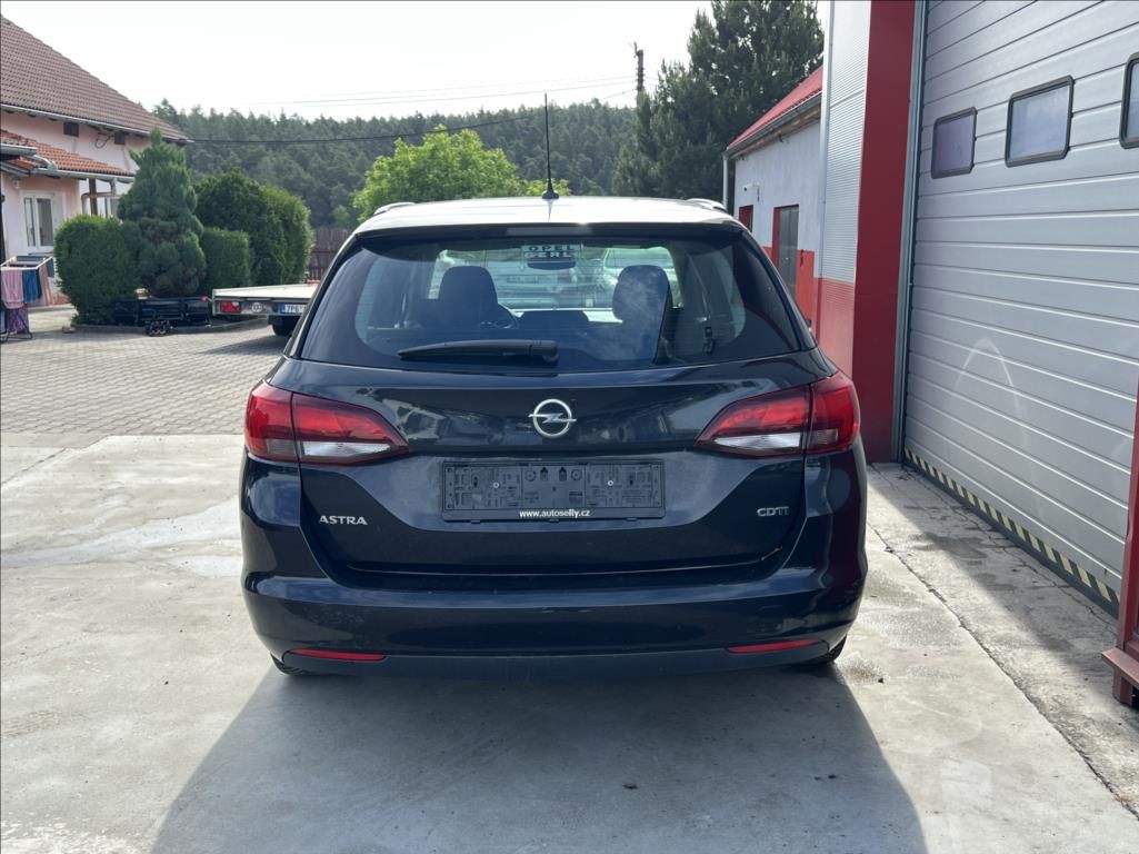 Opel Astra, 1,6 CDTi sports tourer PREMIUM - fotka 4