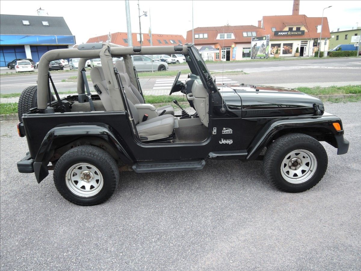 Jeep Wrangler, 4,0 i 4x4 Sahara Klima Webasto - fotka 5