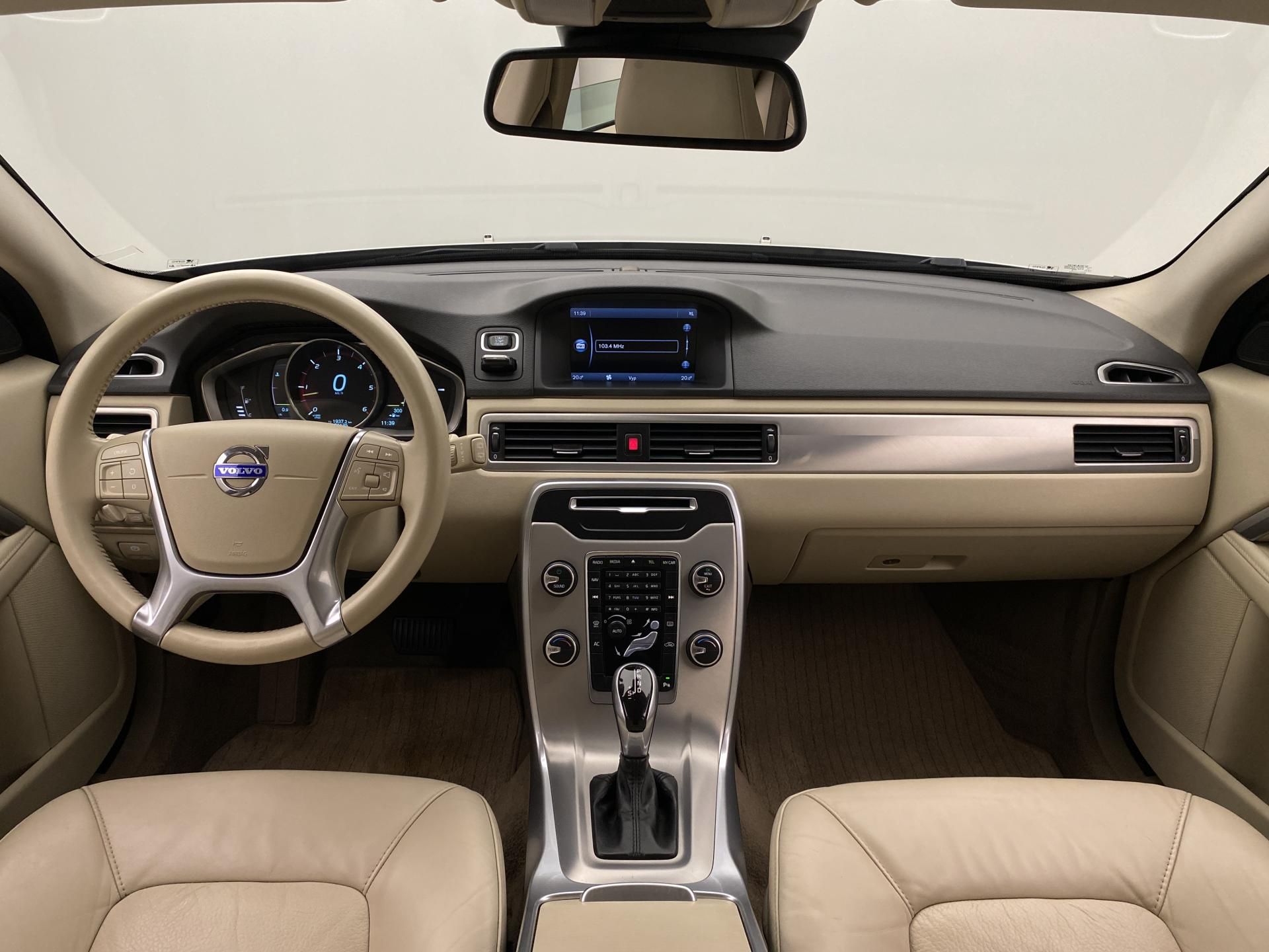 Volvo V70, D3 MOMENTUM AUT - fotka 2