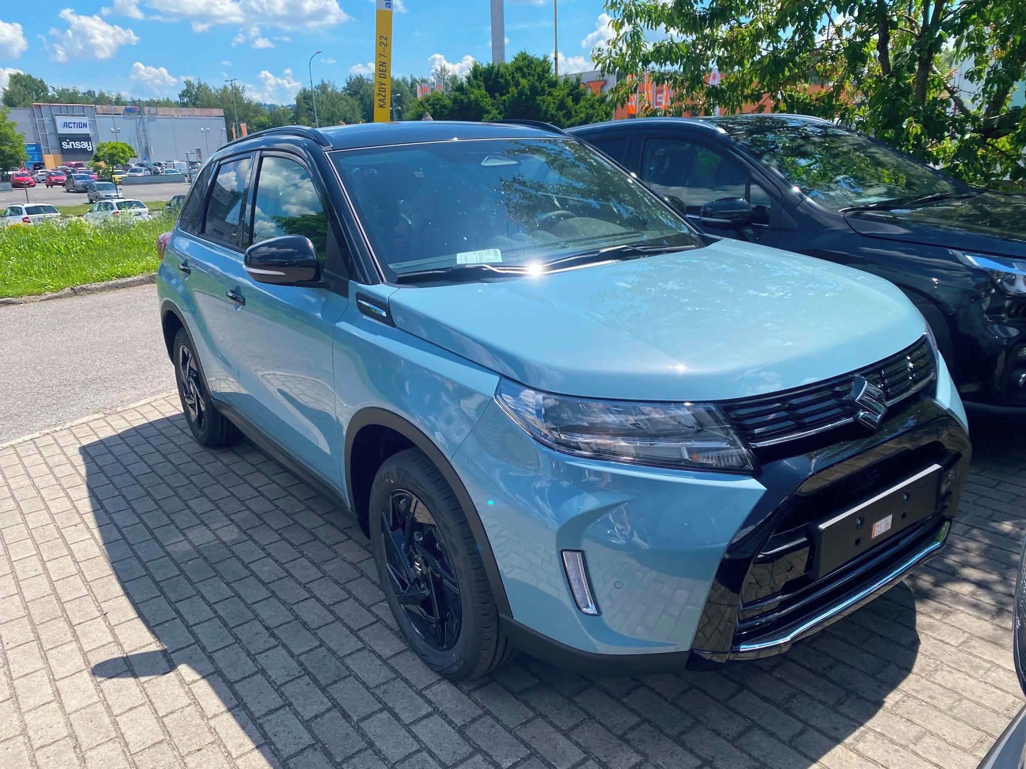 Suzuki Vitara, 1.4 Black Edition 4x4 MH DBF - fotka 2