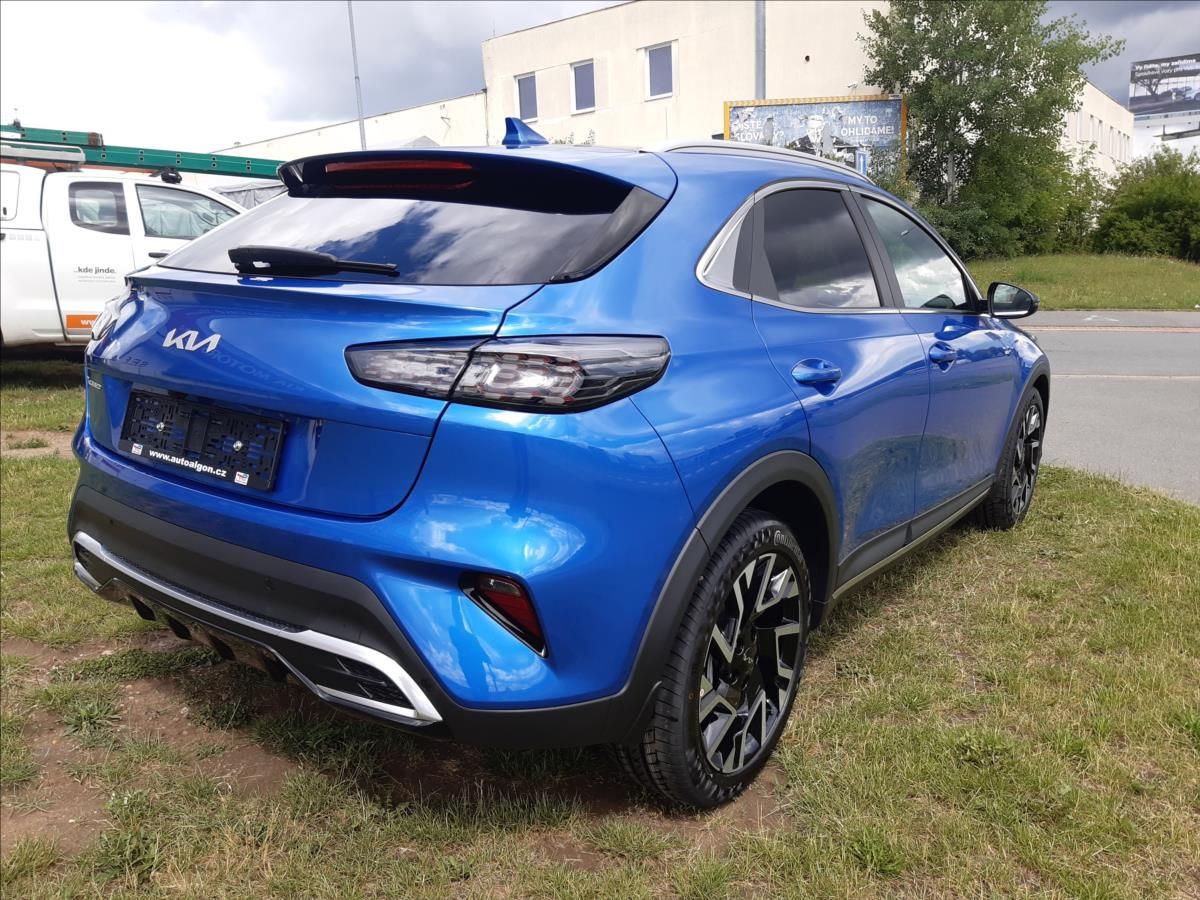 Kia XCee´d, STEELEDITION 1,6 110kW AT7 - fotka 4