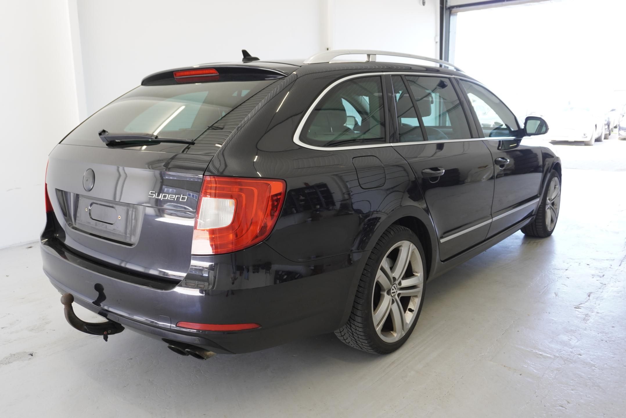 Škoda Superb, 3.6 V6 191kW 4x4 ELEGANCE - fotka 5