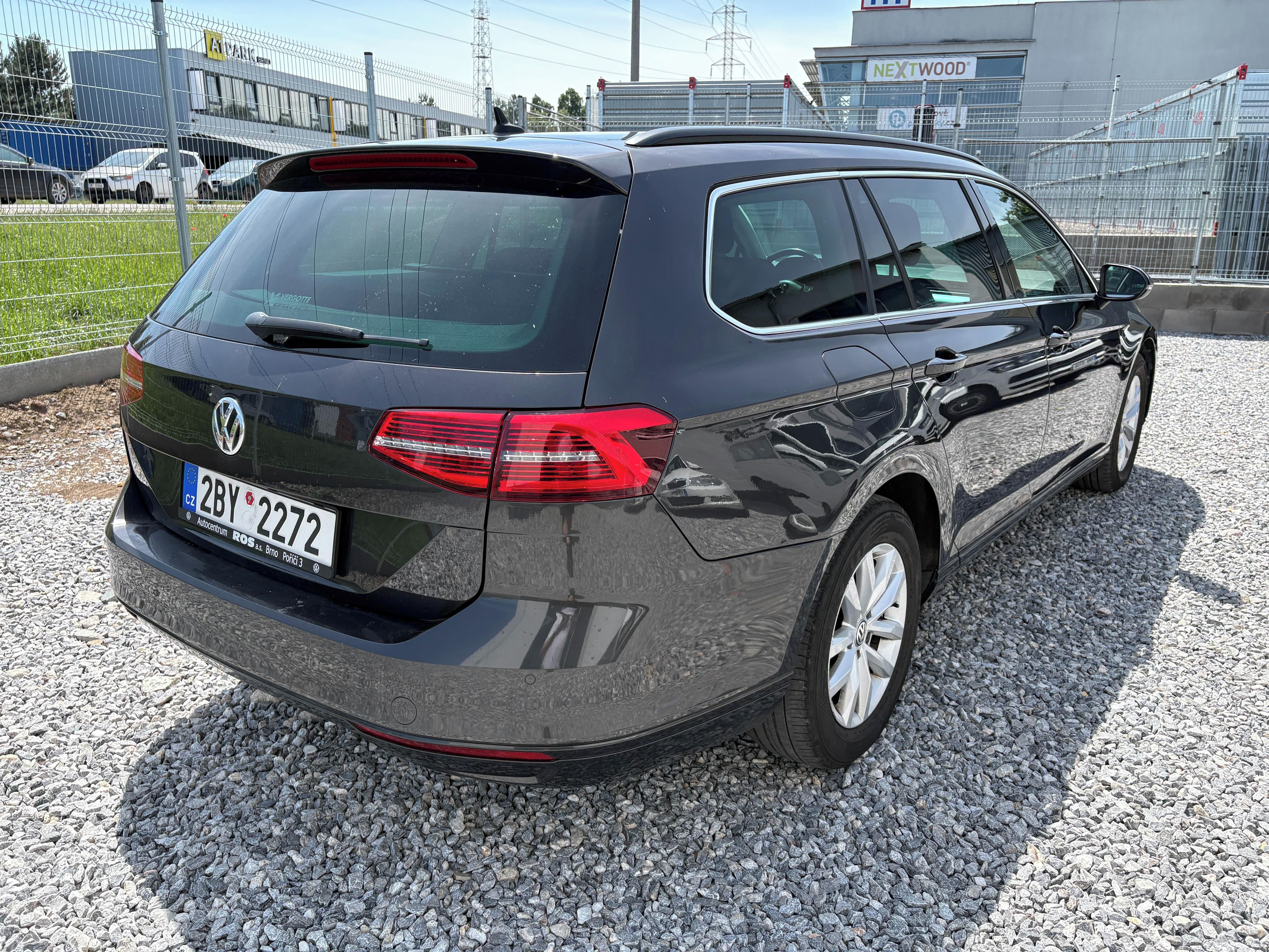 Volkswagen Passat, full led, nové rozvody, DPH - fotka 6