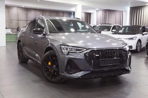 Audi e-tron, Sportback S-line Black 408PS