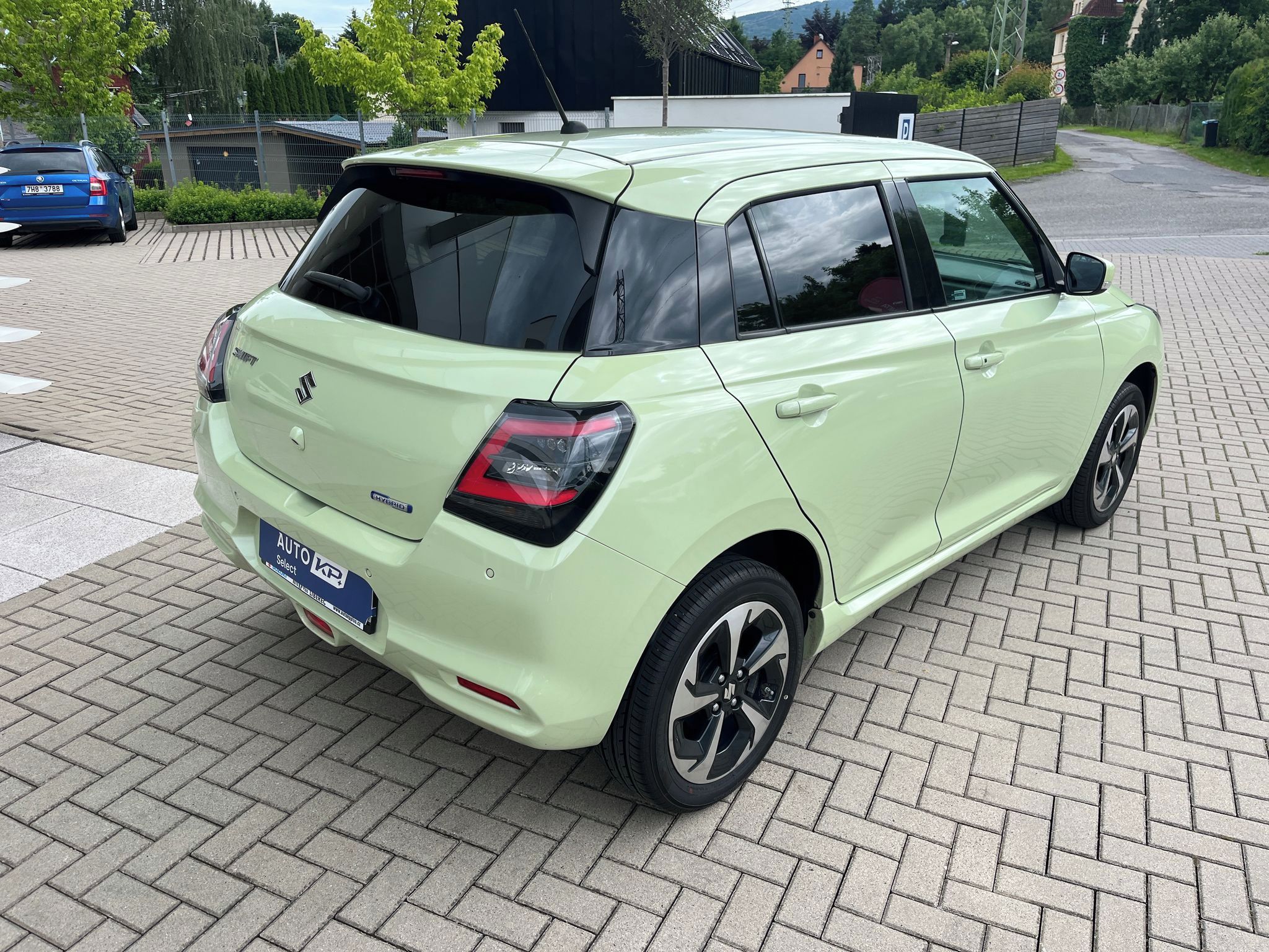 Suzuki Swift, 1.2 DualJet 4x4 Elegance HEV - fotka 6
