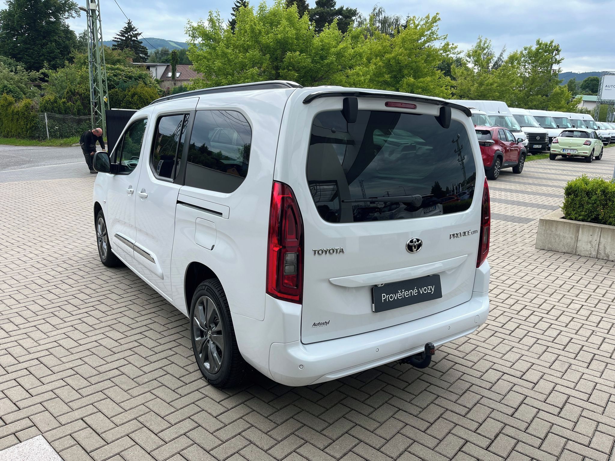 Toyota Proace City Verso, 1.5 D4-D 96kW Family 7 míst L2 - fotka 4