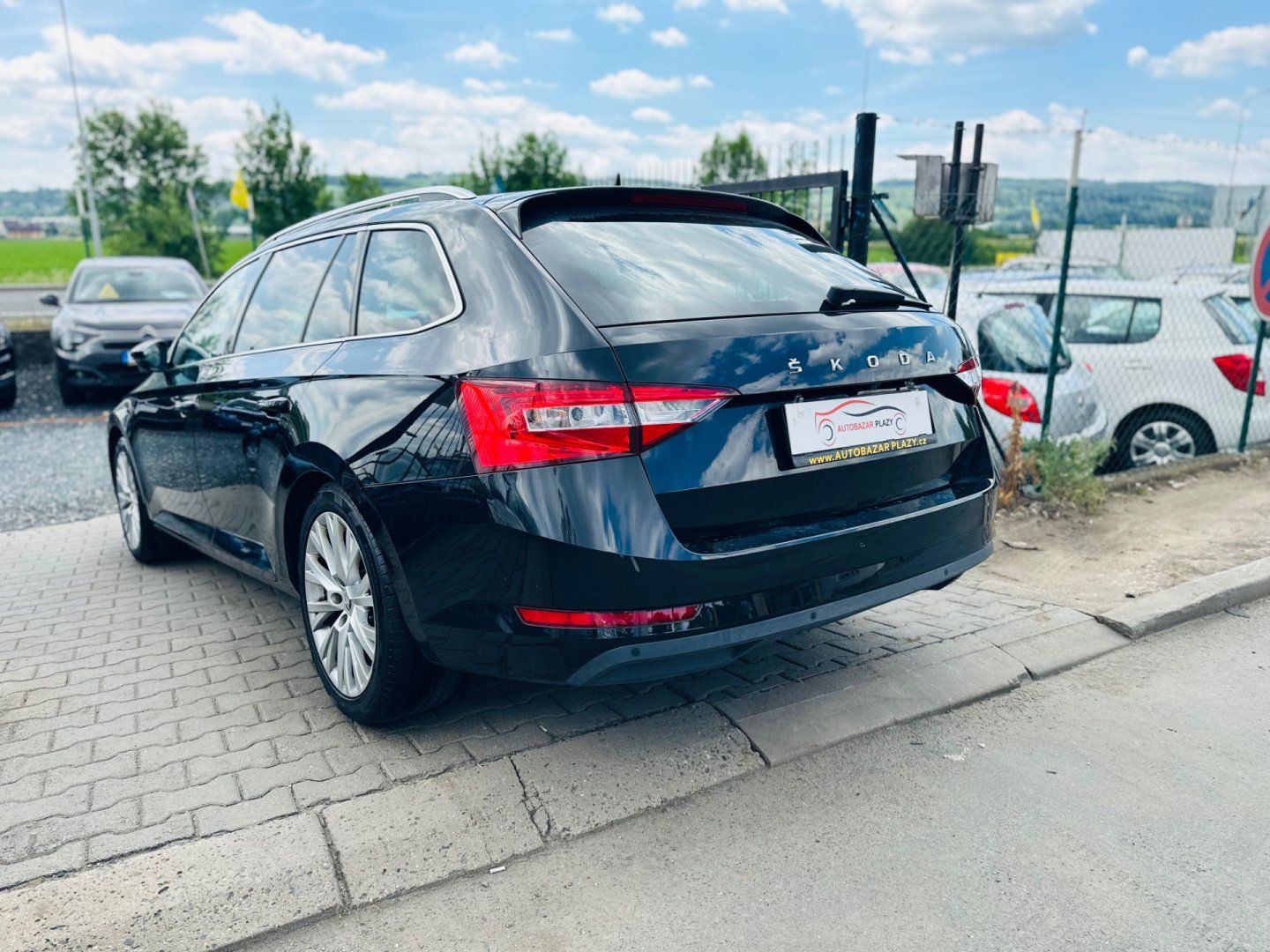Škoda Superb, 2.0TDi VIRTUAL,KAMERA,1.MAJ. - fotka 4