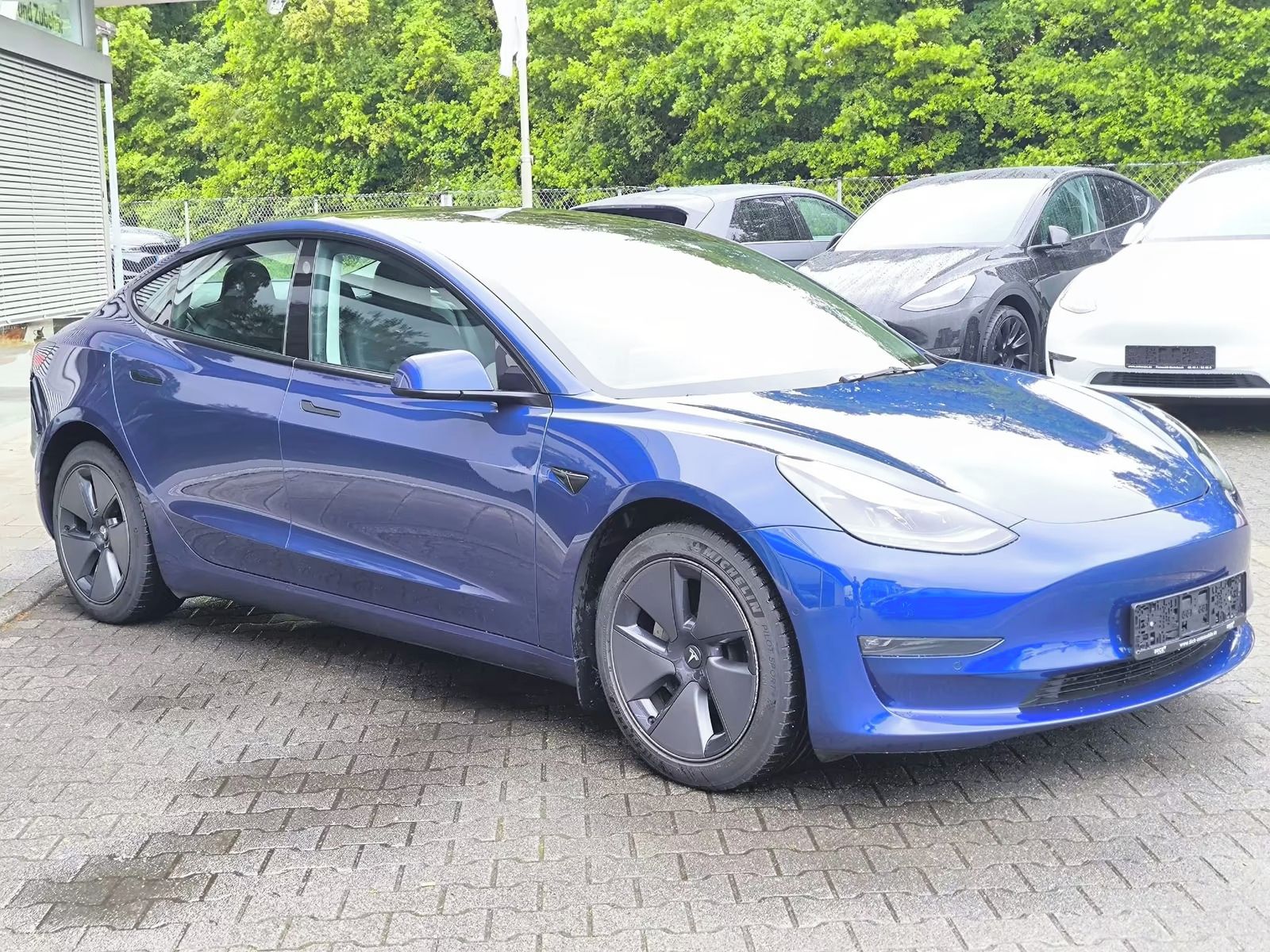 Tesla Model 3, LongRange, 366kW, SOH93% - fotka 2