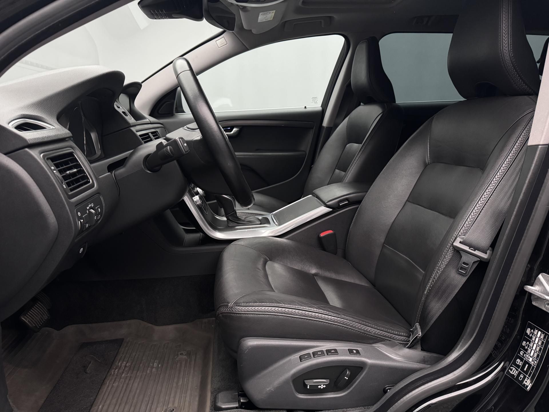 Volvo XC70, D4 AWD SUMMUM AUT - fotka 4