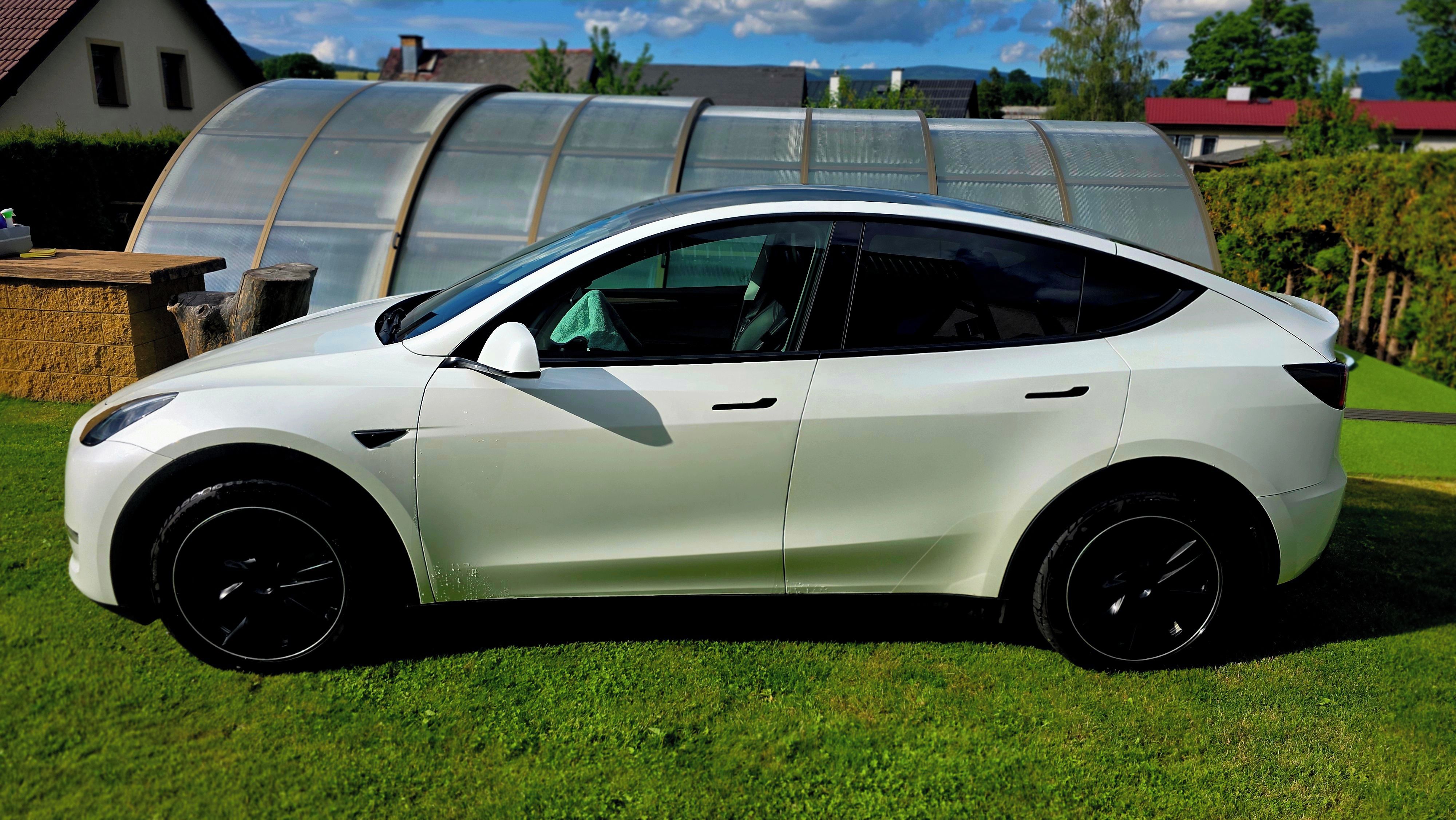 Tesla Model Y, 22.777 km/odpočet DPH/nová CZ - fotka 4