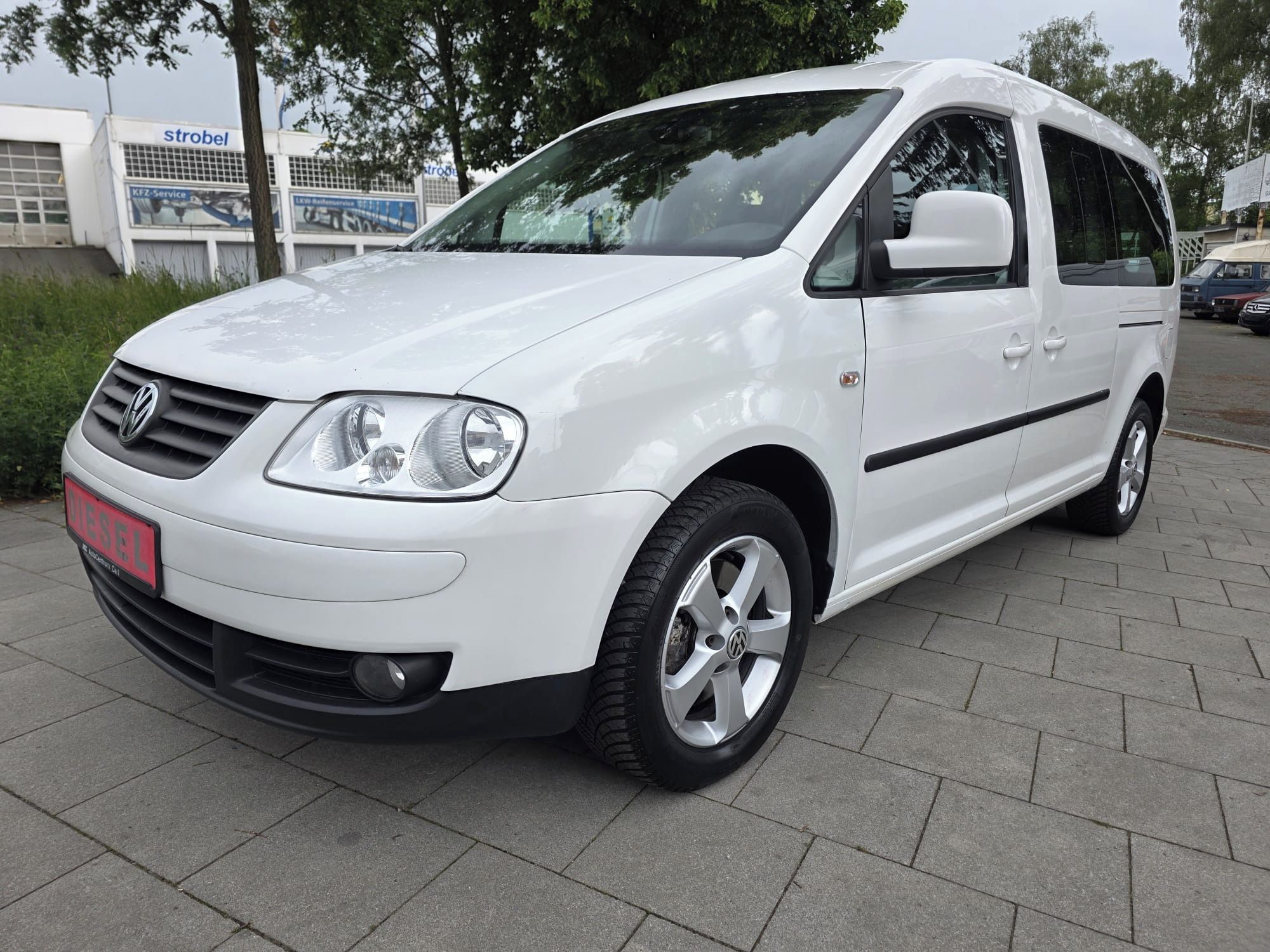 Volkswagen Caddy, MAXI plný servis 7 místná