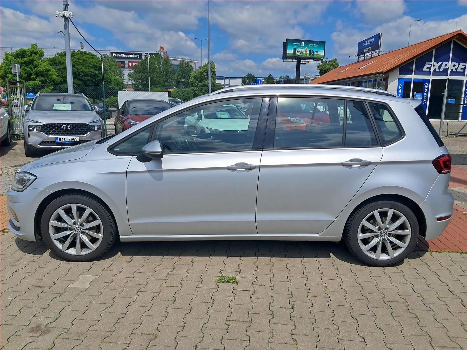 Volkswagen Golf Sportsvan, 1.5 TSI, Serv.kniha - fotka 3
