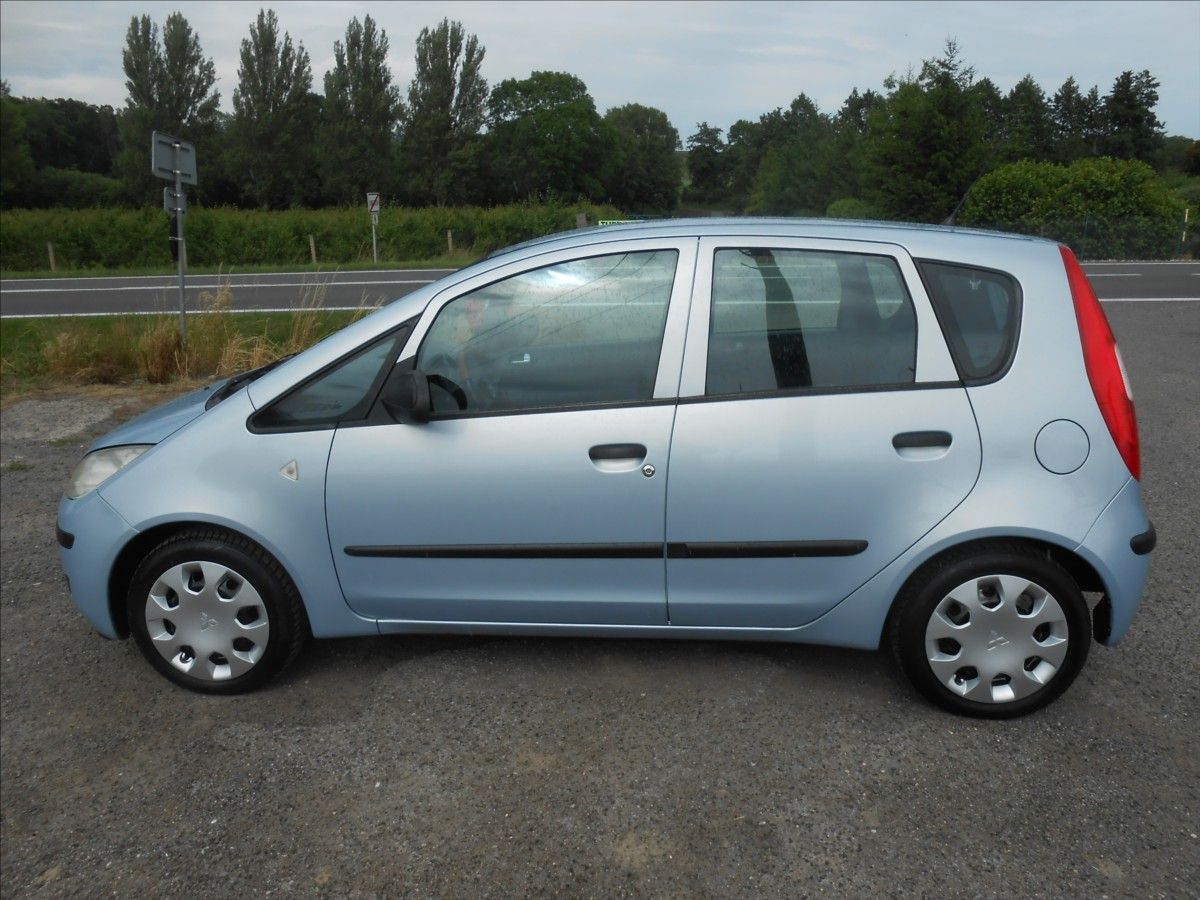 Mitsubishi Colt, 1,3 i 16V 70 kW SERVISKA - fotka 6