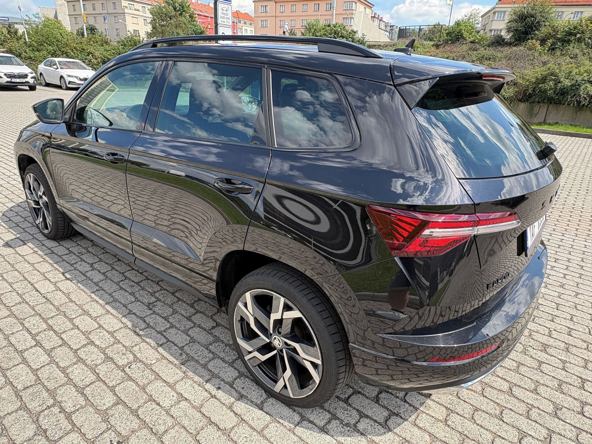 Škoda Karoq, 1.5 TSi, Sportline, DSG, tažné - fotka 3