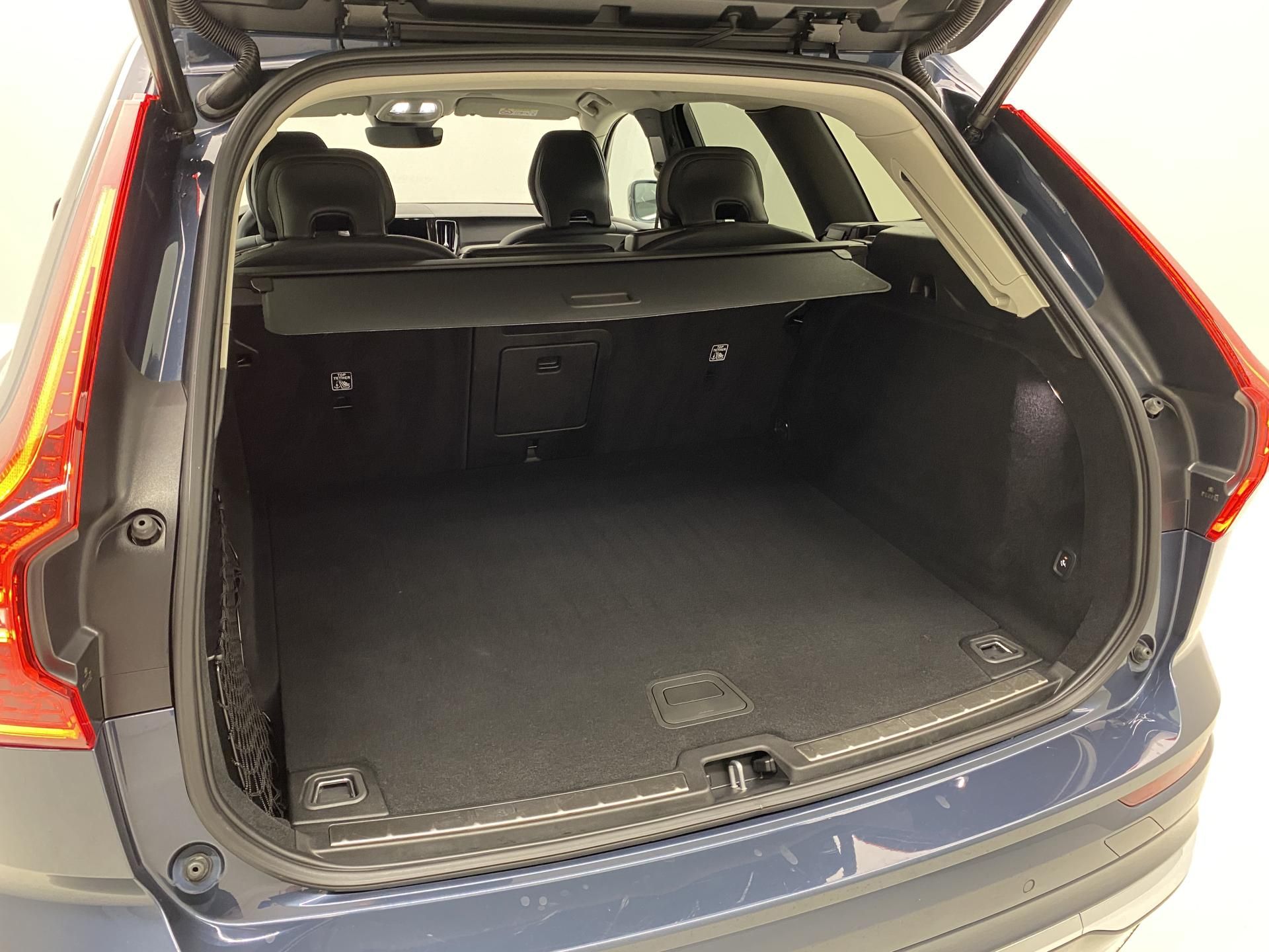 Volvo XC60, B4 AWD BRIGHT PLUS AUT CZ - fotka 6