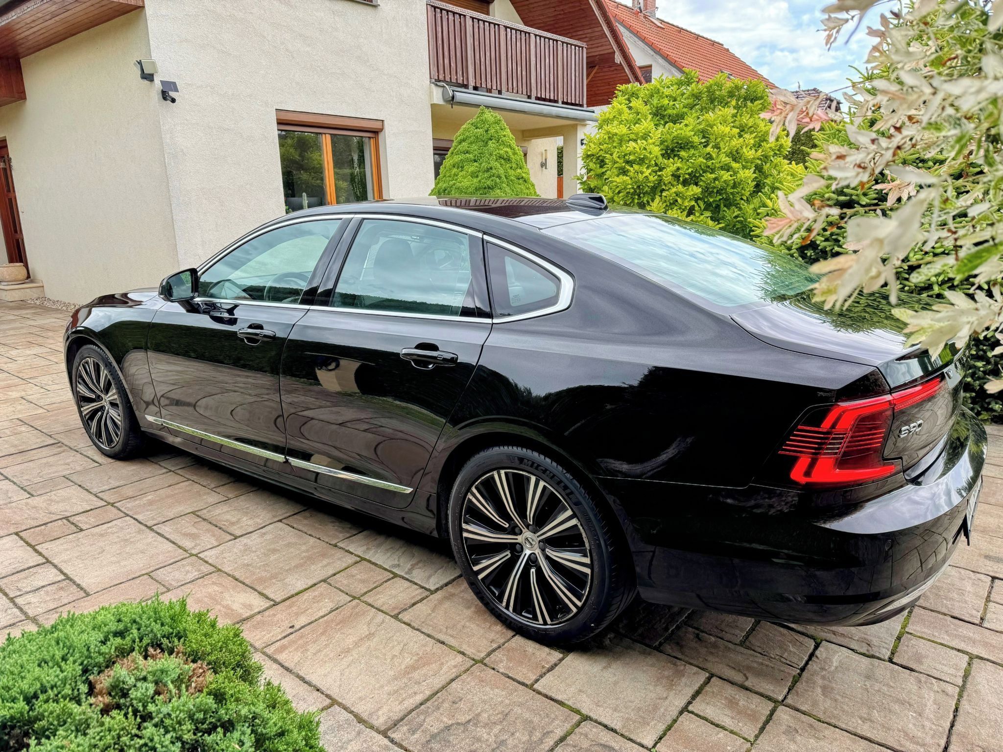 Volvo S90, B5 AWD 173KW Inscription 1.maj - fotka 5