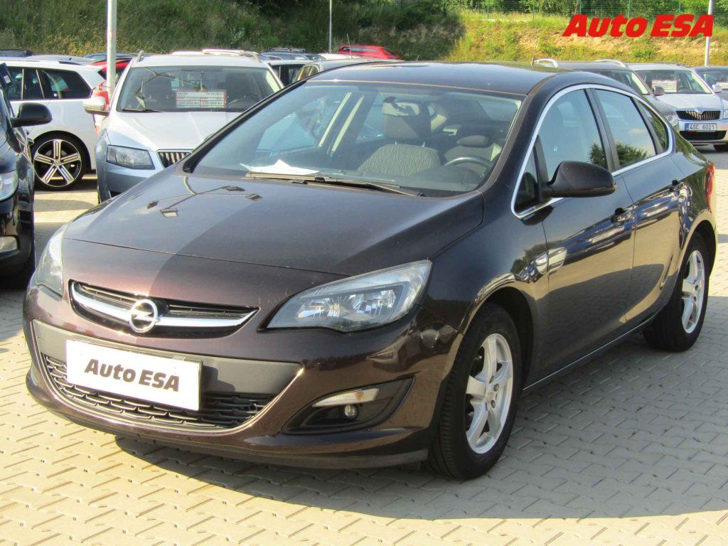 Opel Astra, 1.6 i - fotka 3