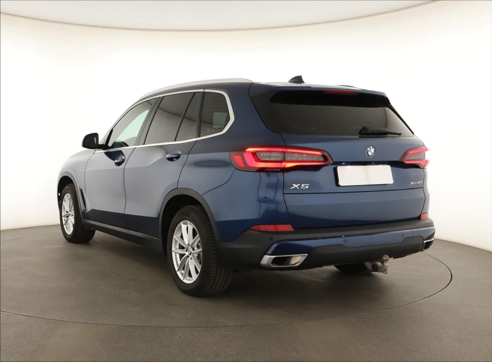 BMW X5, xDrive40i - fotka 4