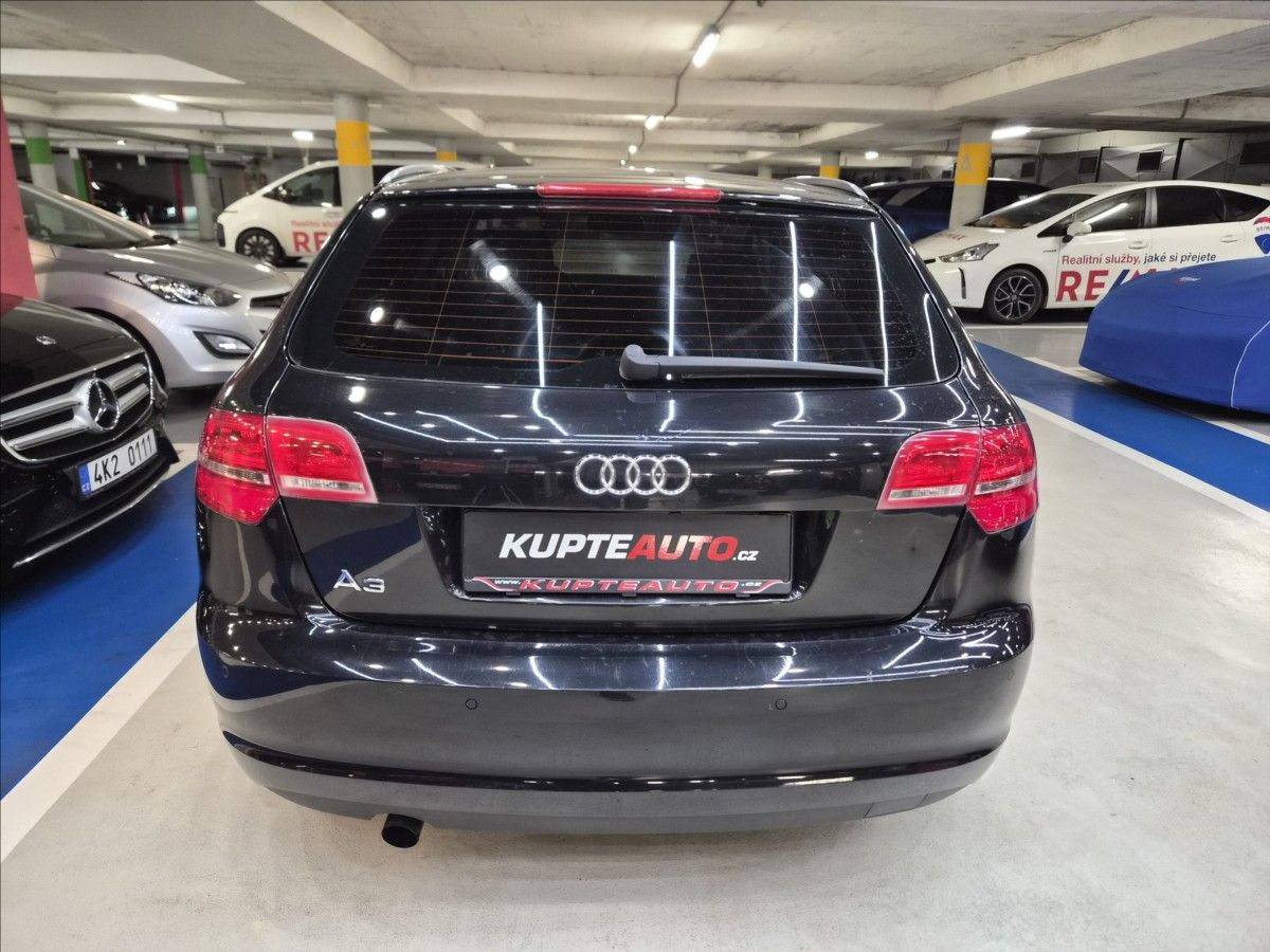 Audi A3, 1,6 i + ZimníAluKola  Sportbac - fotka 6
