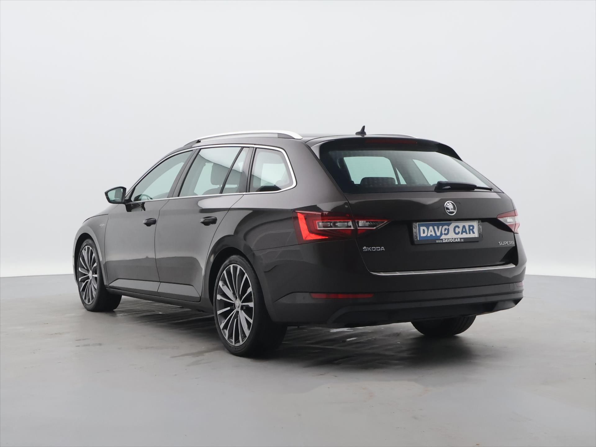 Škoda Superb, 2,0 TDI 110kW DSG CZ L&K 2.Maj - fotka 5