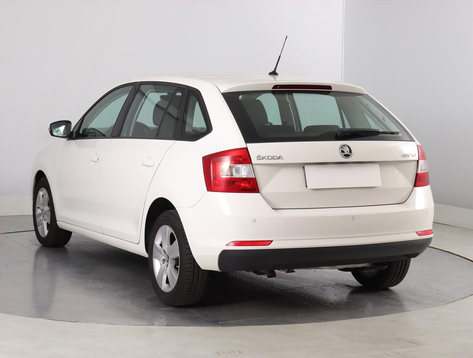 Škoda Rapid, 1.2 TSI, Spaceback, Automat - fotka 4